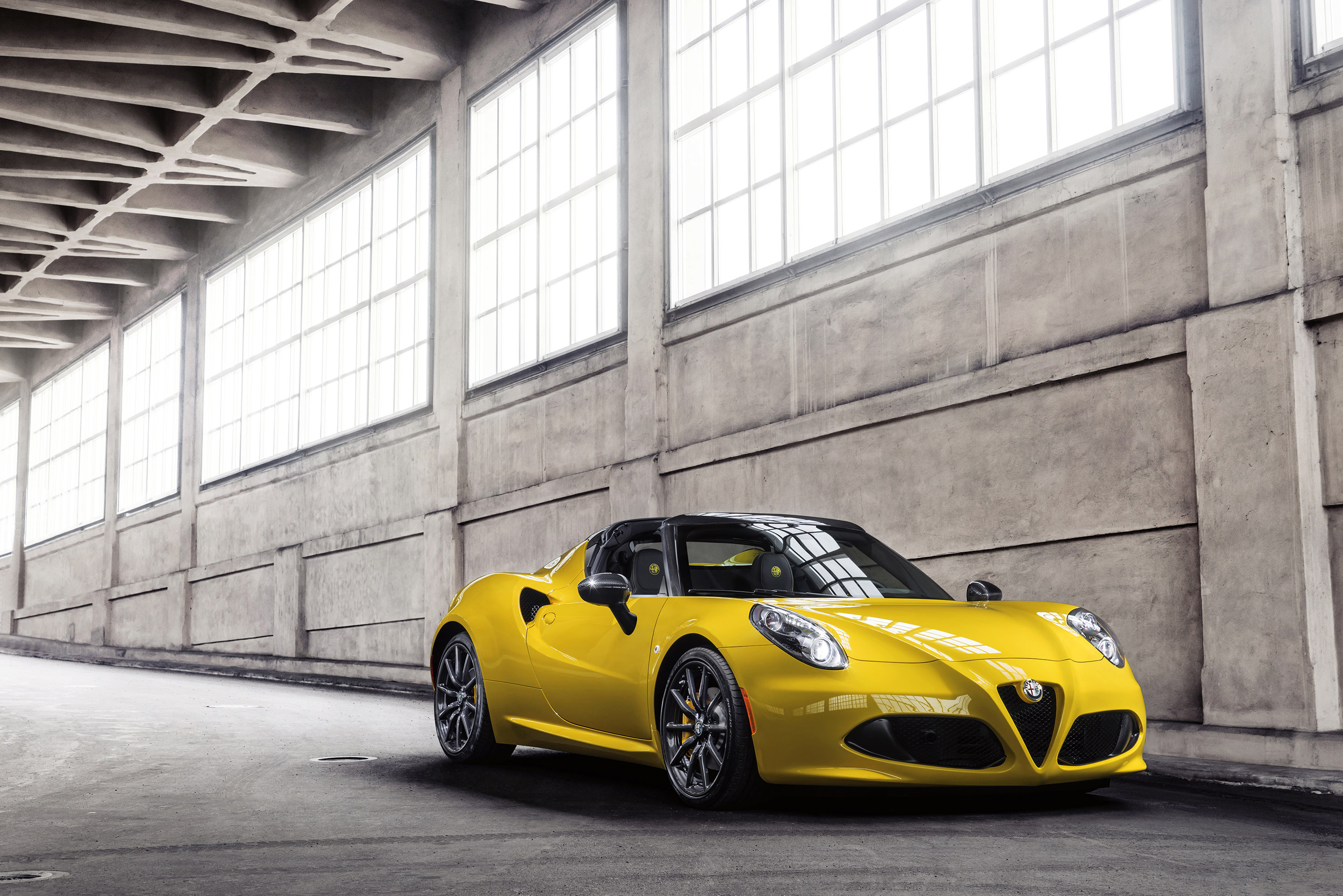 Alfa Romeo 4C Spider photo #4