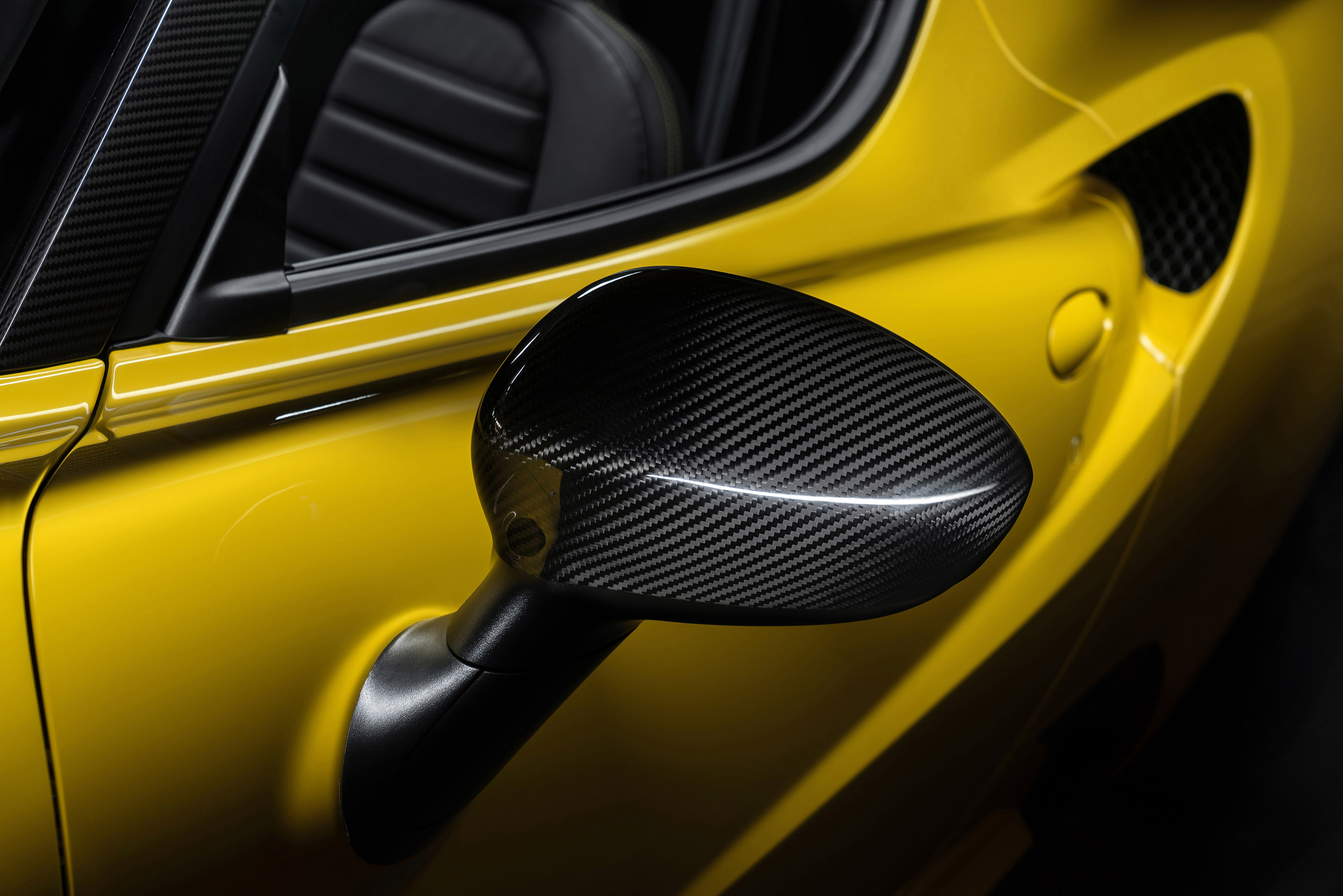 Alfa Romeo 4C Spider photo #54