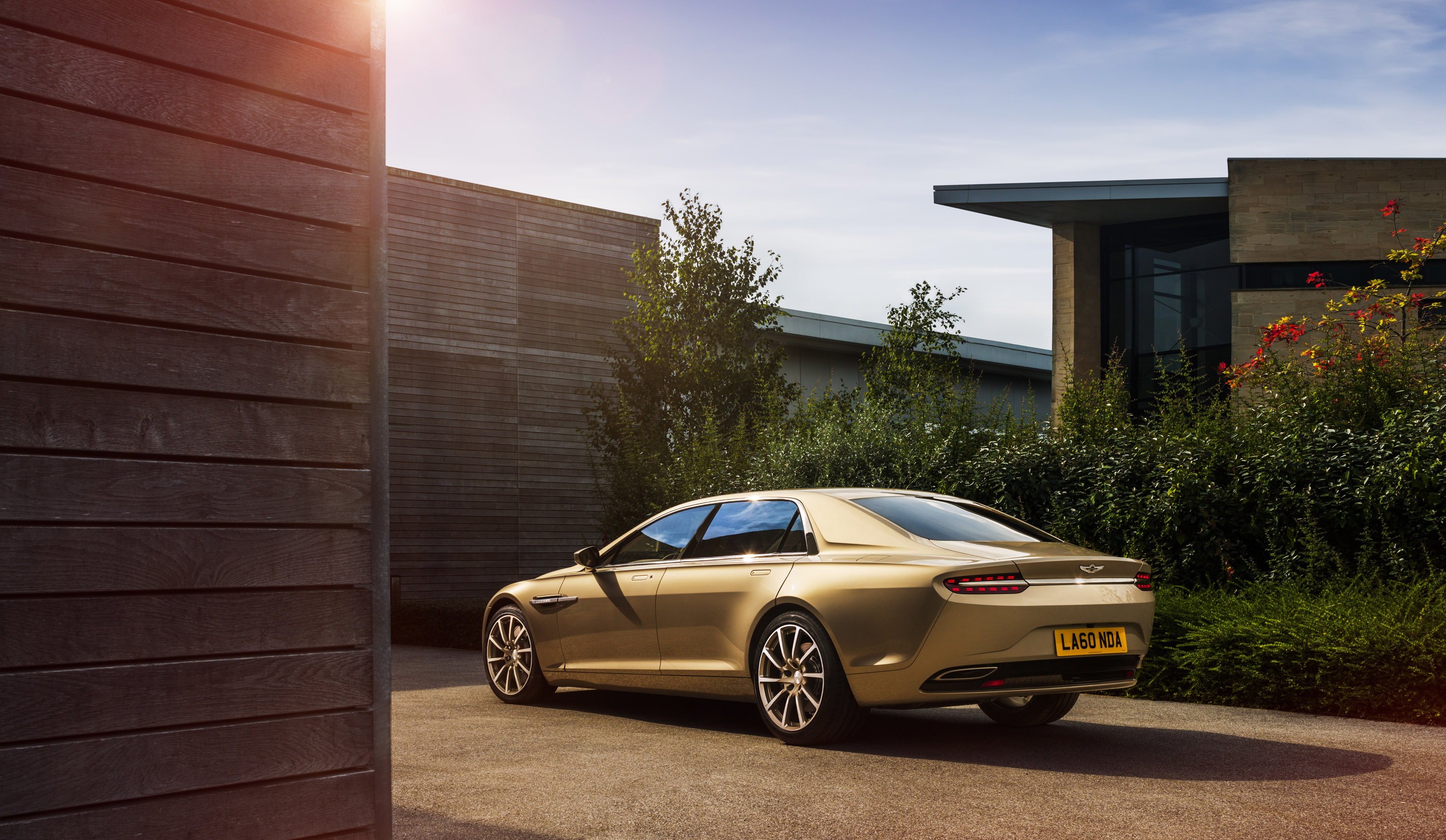 Aston Martin Lagonda Taraf photo #3