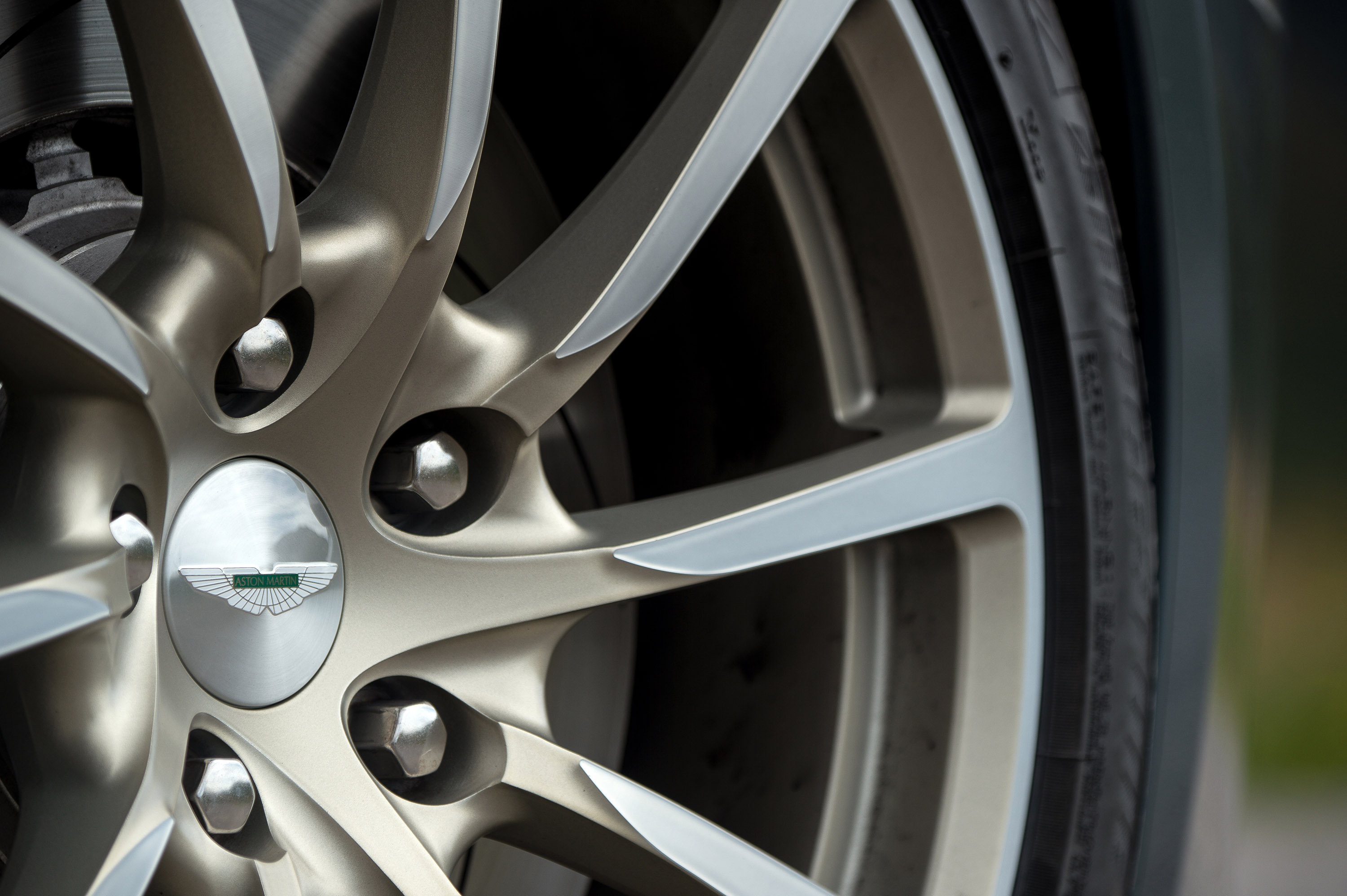 Aston Martin Rapide S photo #15