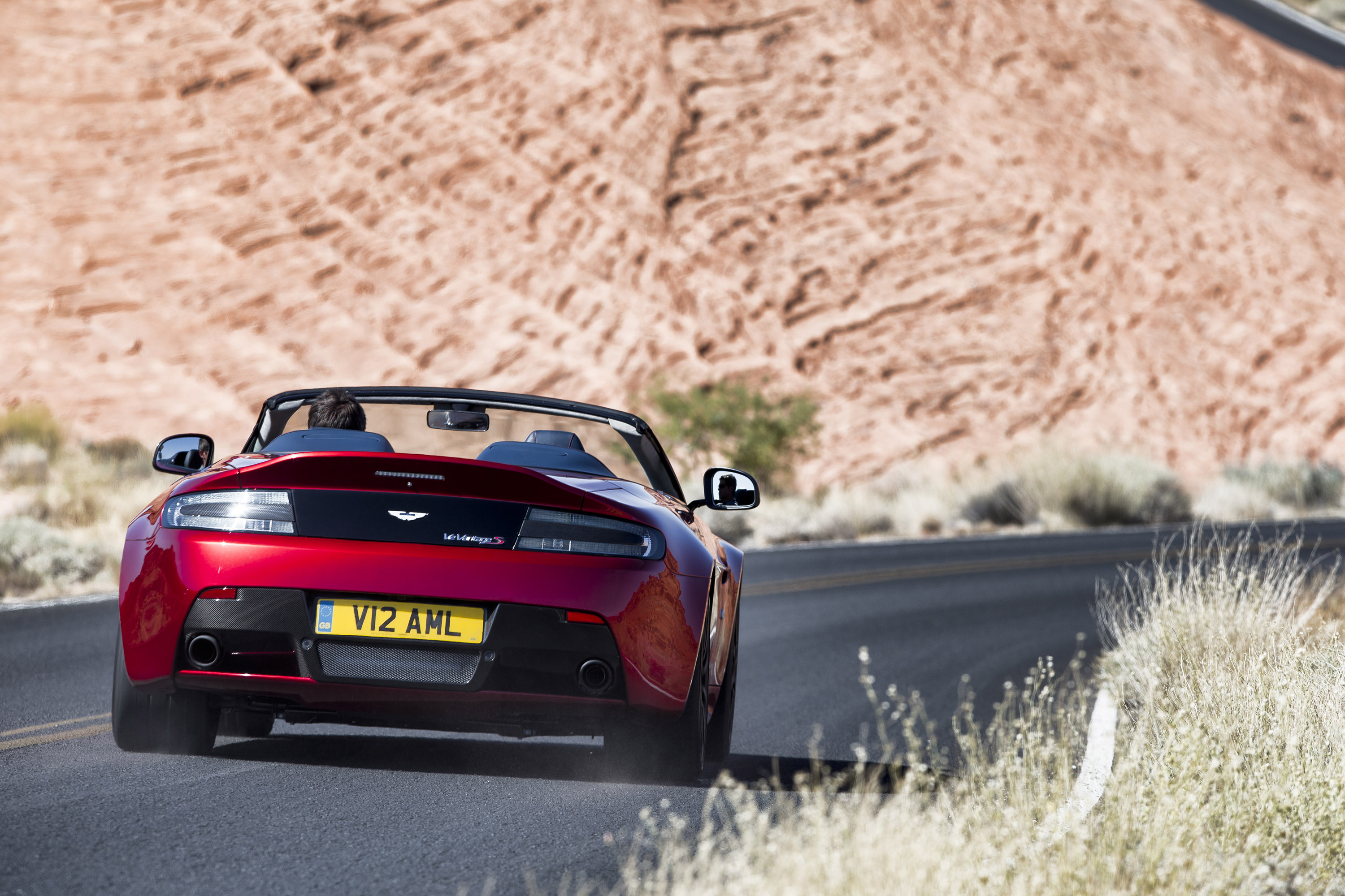 Aston Martin V12 Vantage S Roadster photo #9