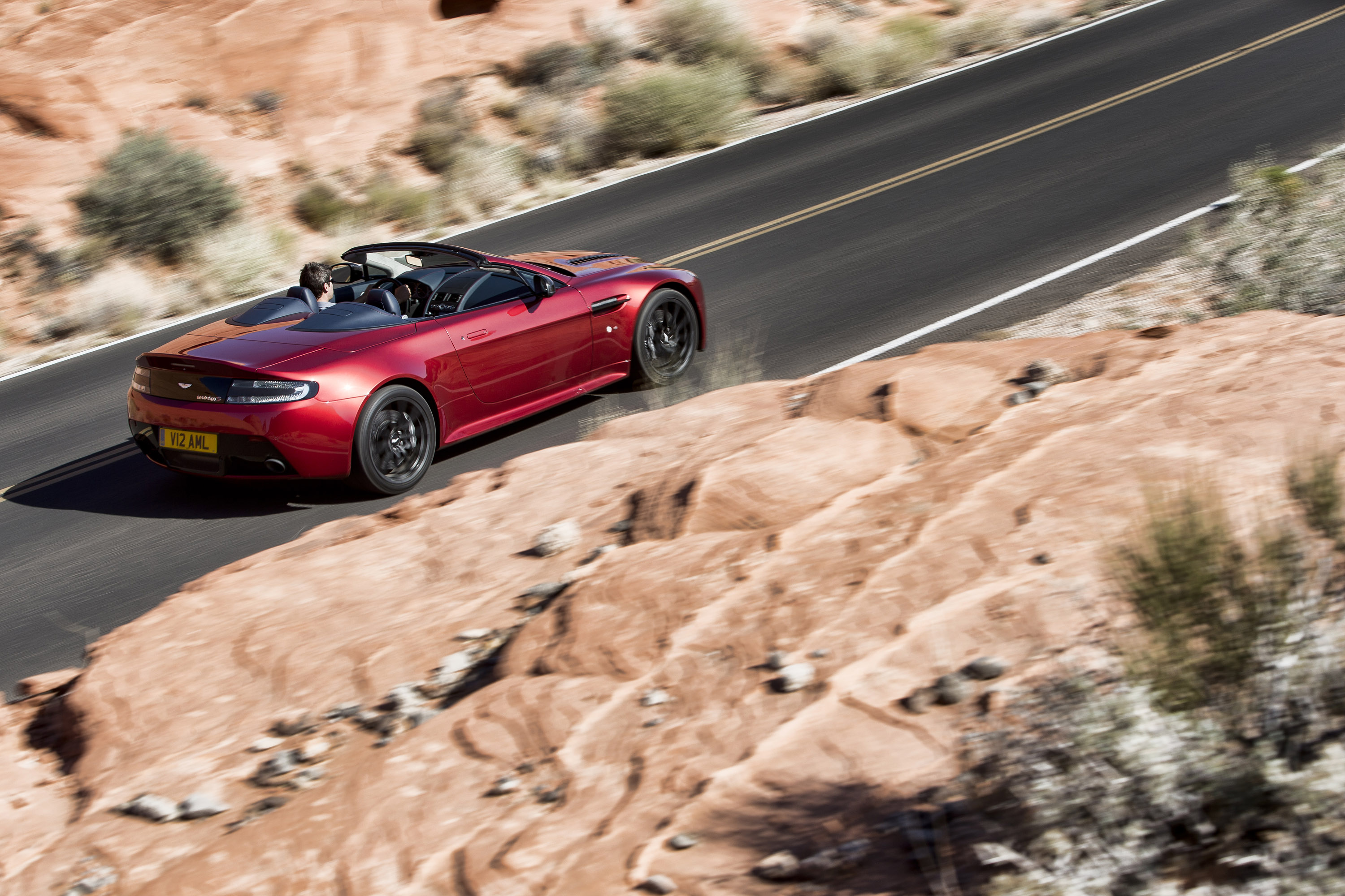 Aston Martin V12 Vantage S Roadster photo #10