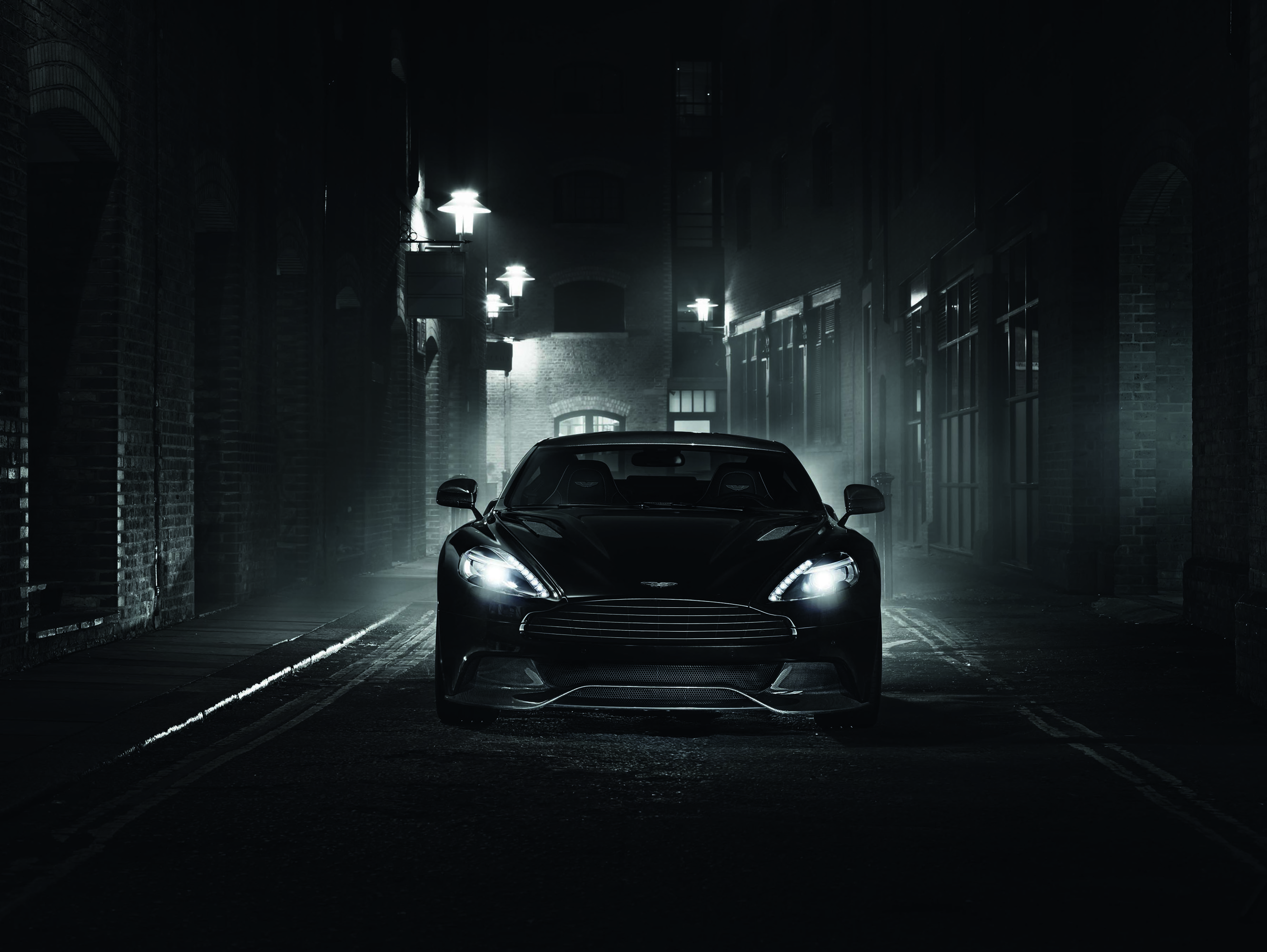 Aston Martin Vanquish Carbon Black photo #1