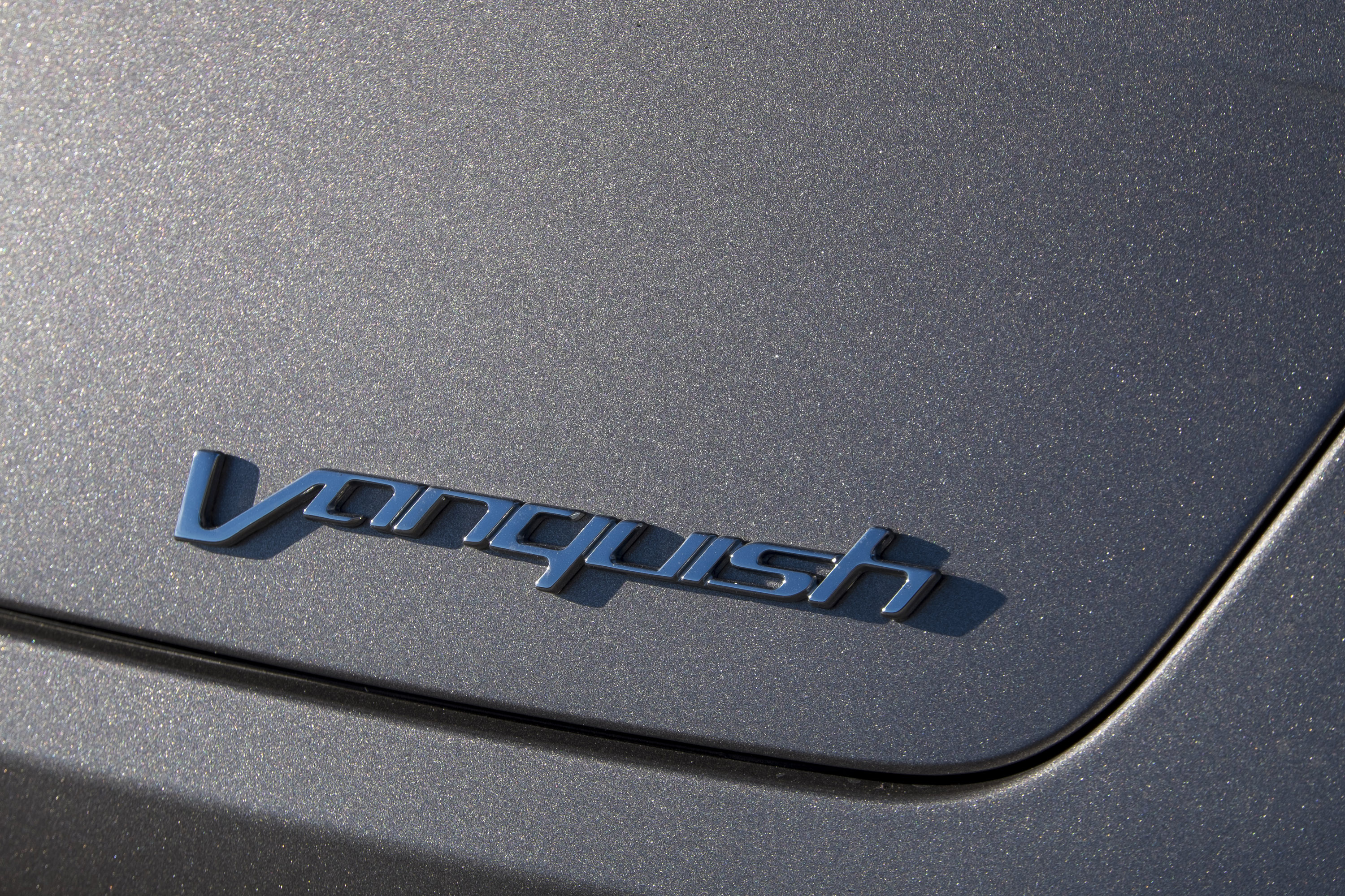 Aston Martin Vanquish photo #19