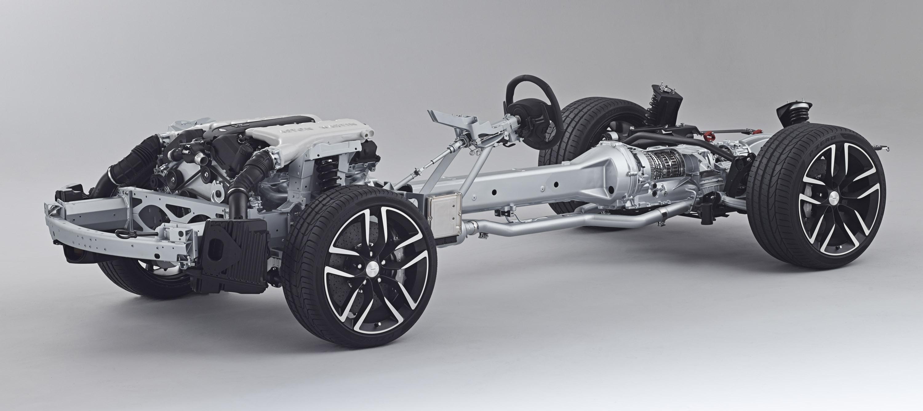 Aston Martin Vanquish photo #22