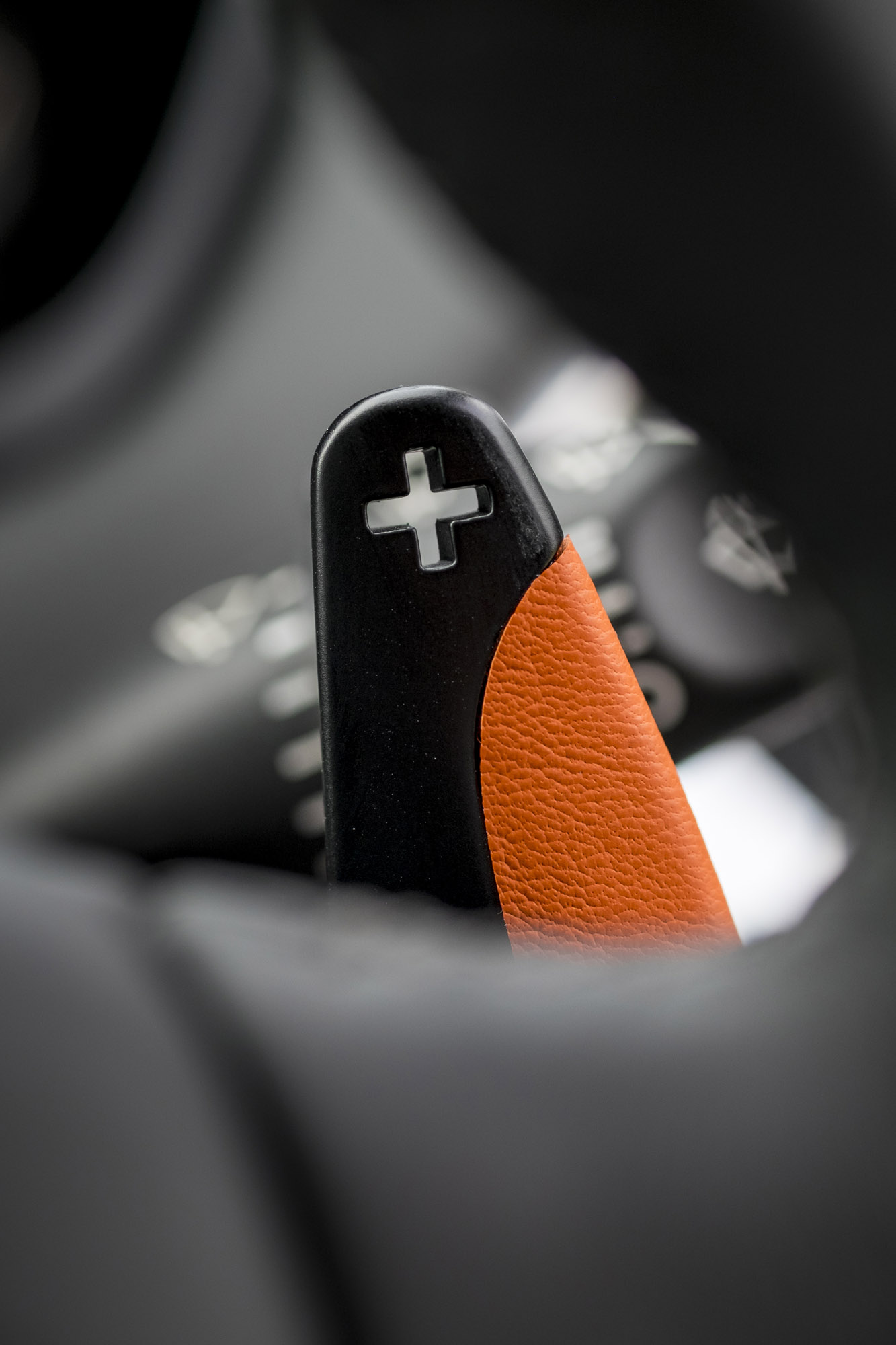 Aston Martin Vanquish photo #23