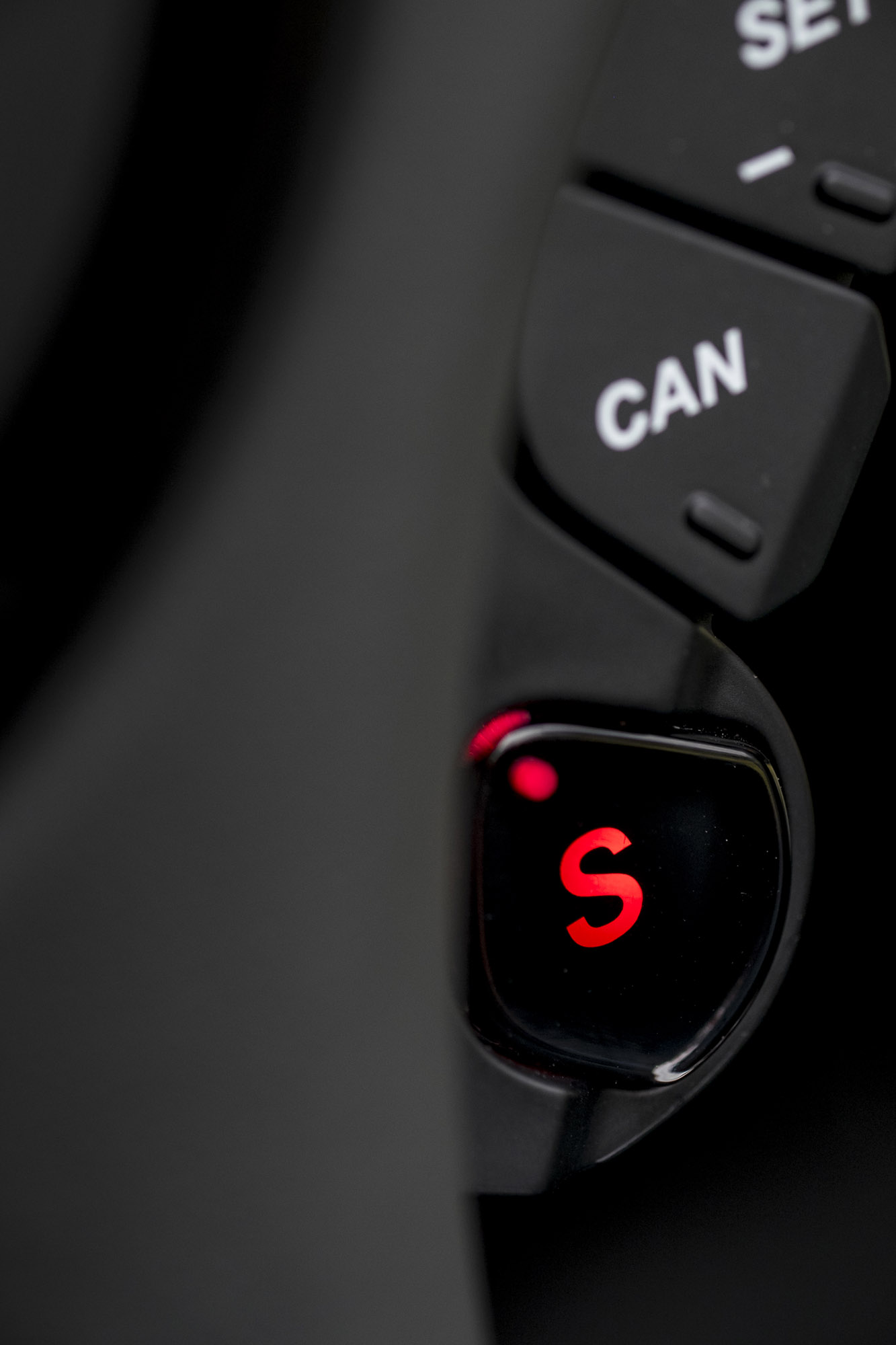 Aston Martin Vanquish photo #24