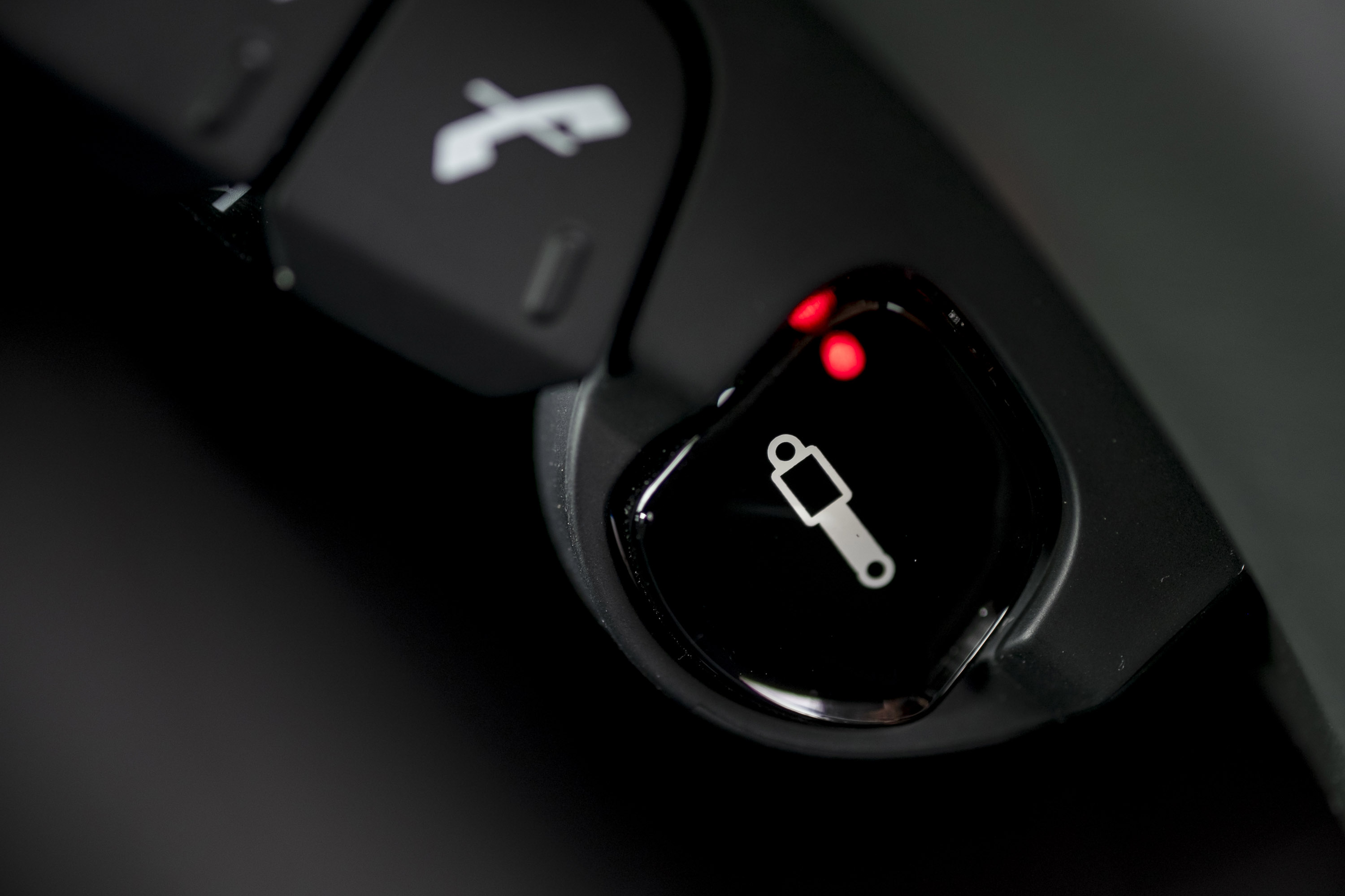 Aston Martin Vanquish photo #25