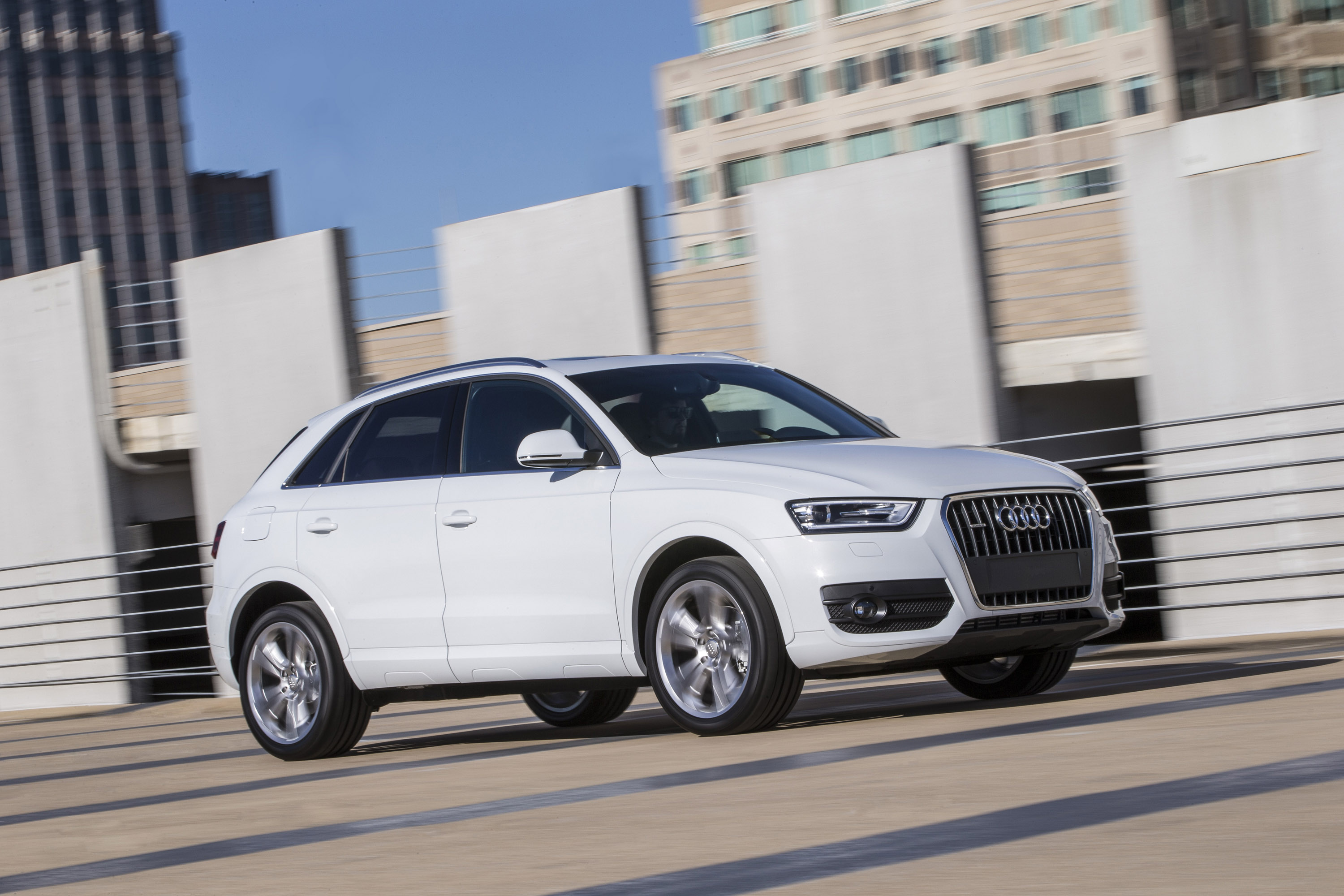 Audi Q3 photo #3