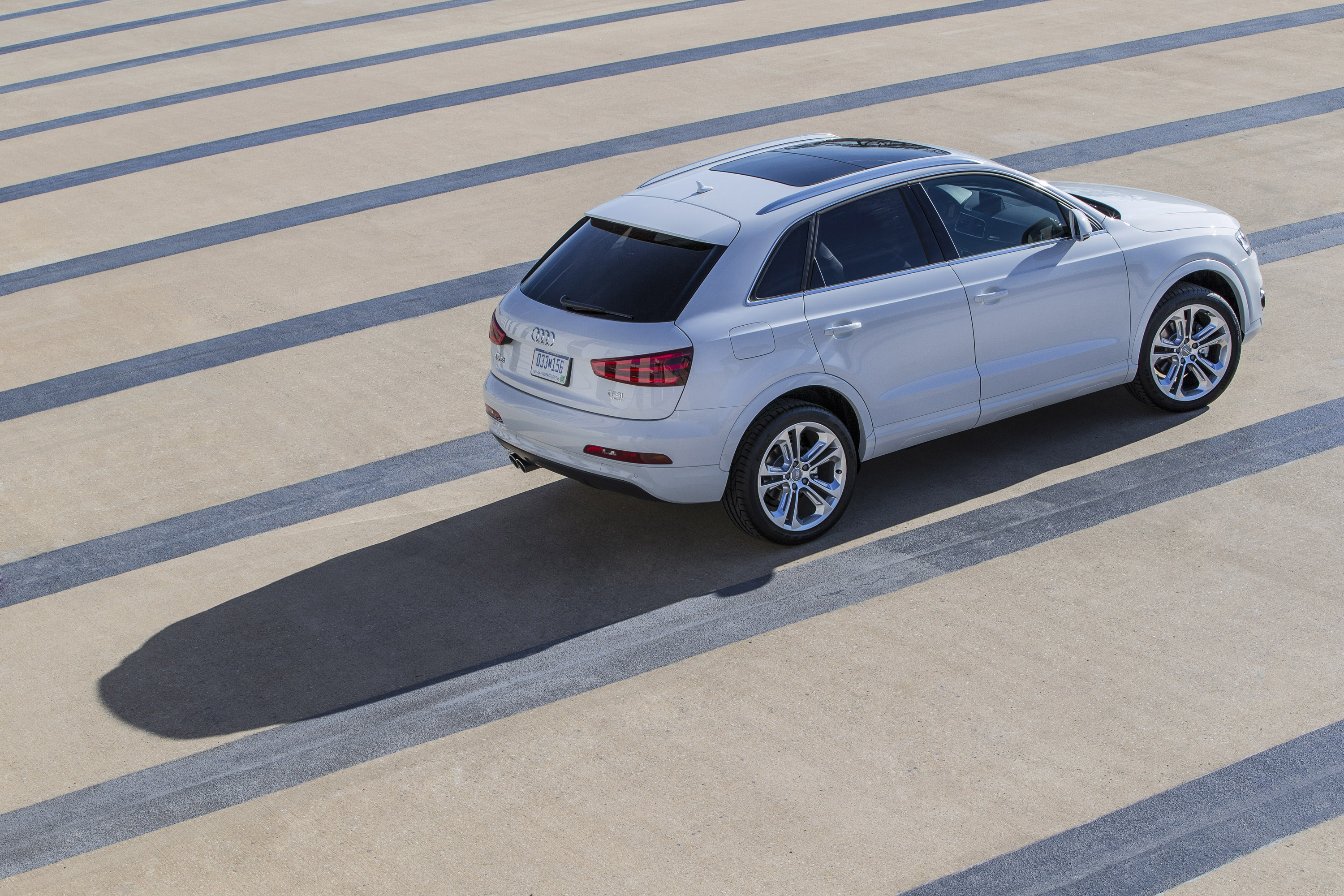 Audi Q3 photo #12