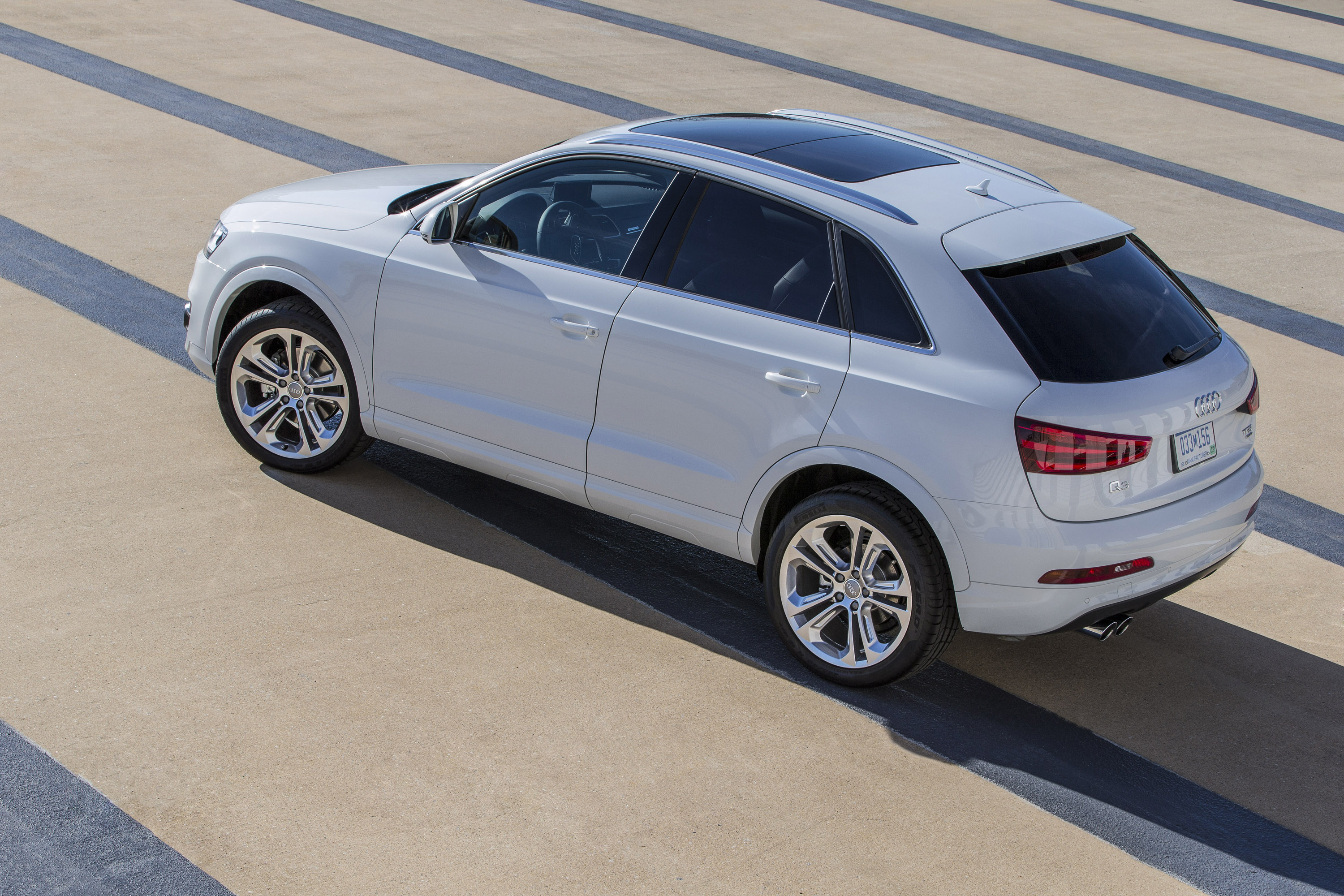 Audi Q3 photo #13