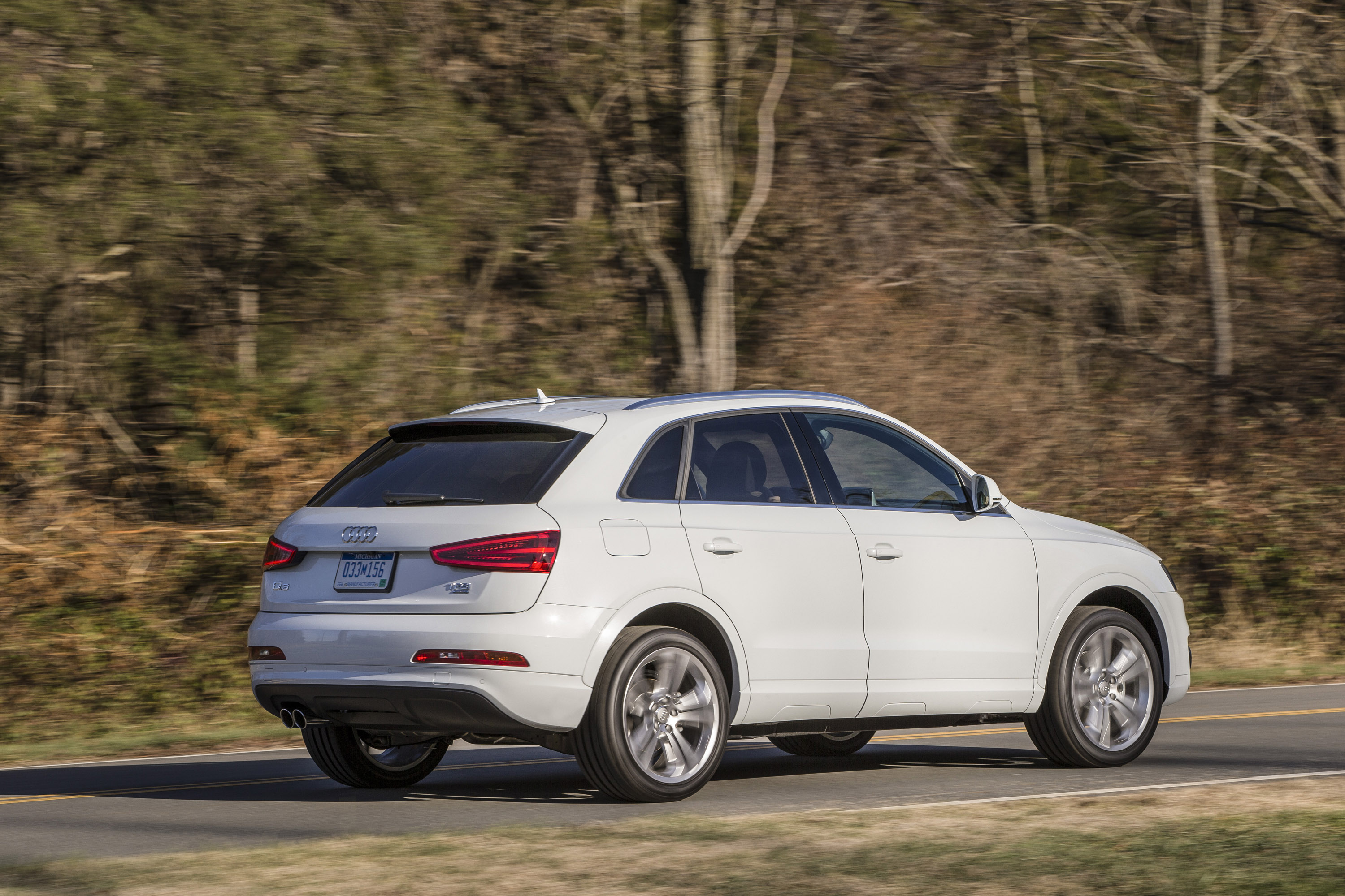 Audi Q3 photo #15