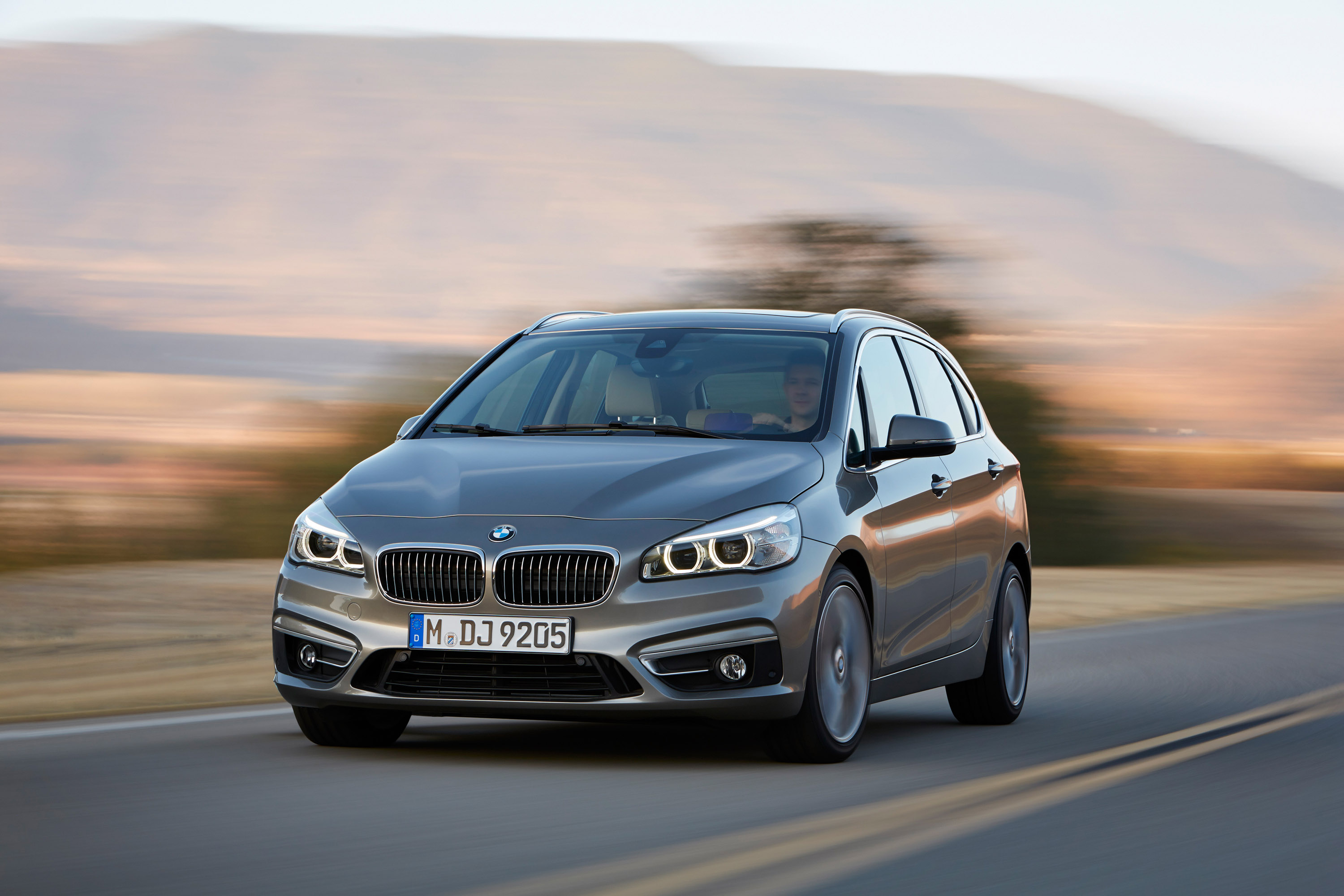 BMW 2-Series Active Tourer photo #1