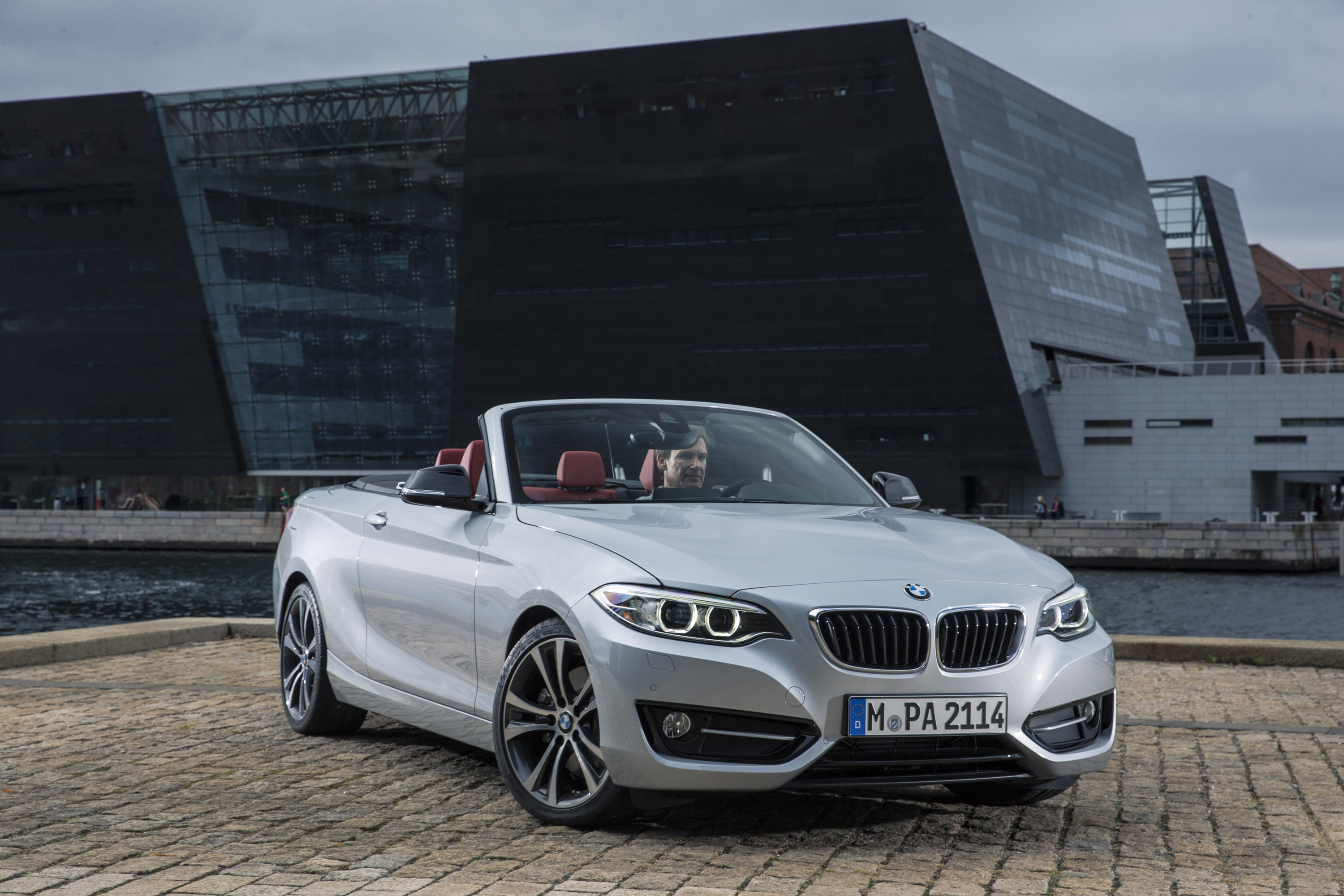 BMW 2-Series Convertible photo #1