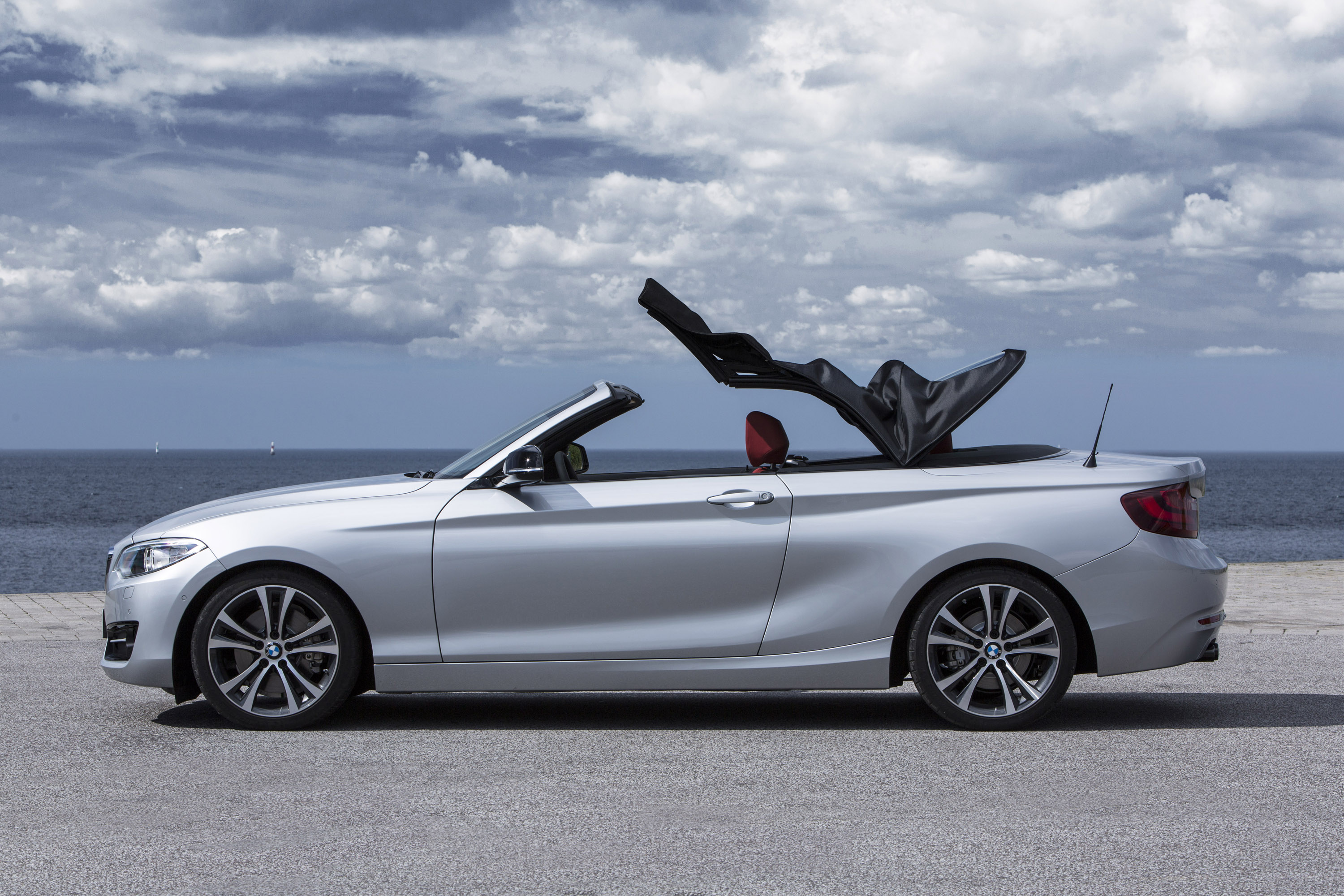 BMW 2-Series Convertible photo #25