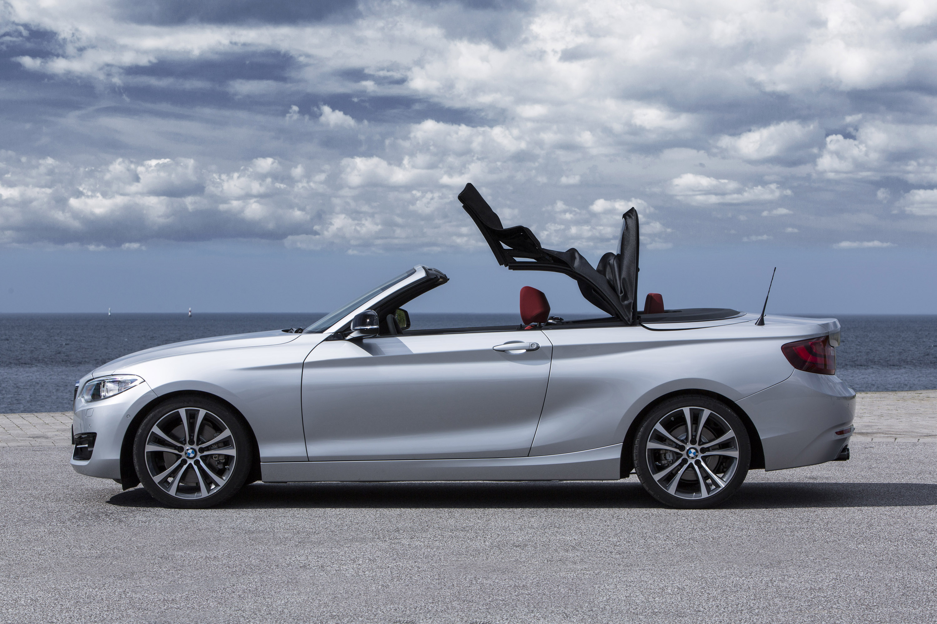 BMW 2-Series Convertible photo #26
