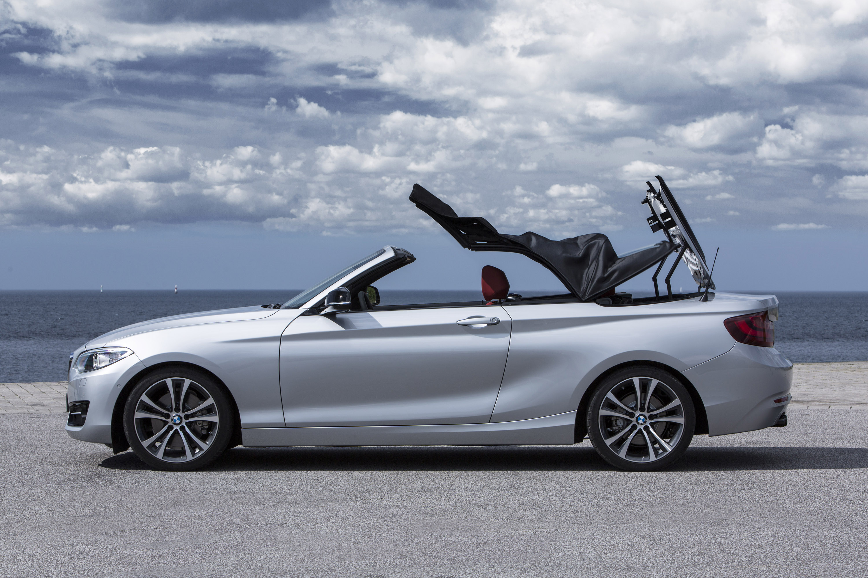 BMW 2-Series Convertible photo #27