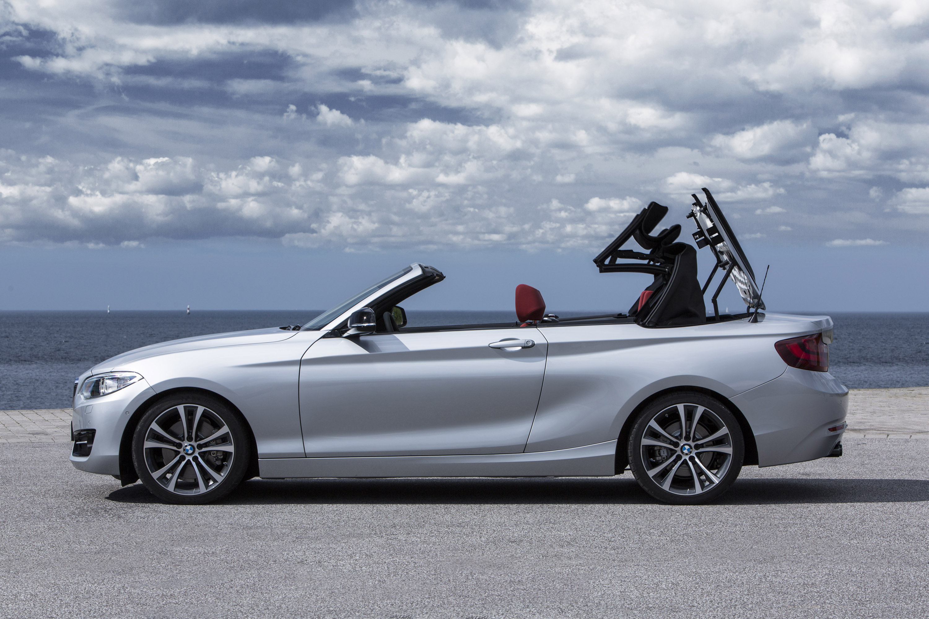 BMW 2-Series Convertible photo #28