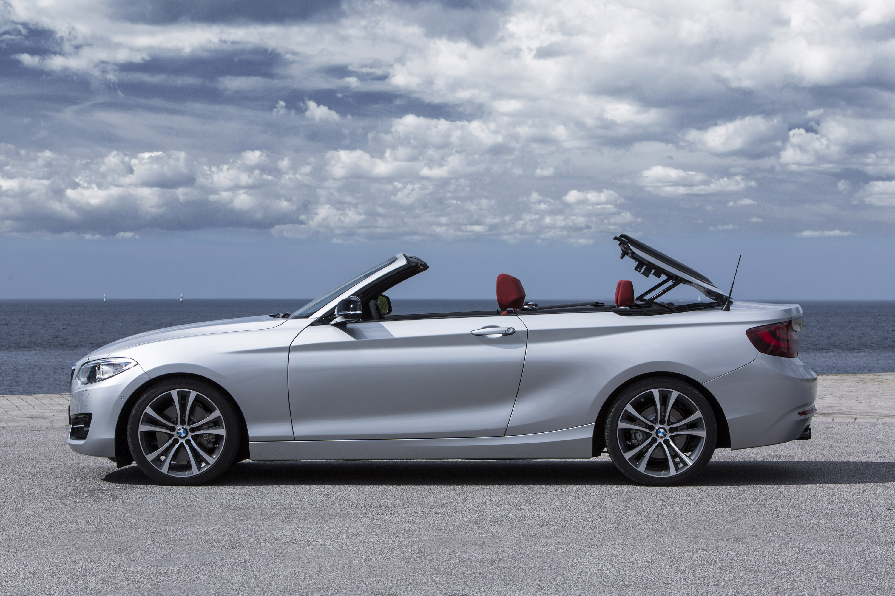 BMW 2-Series Convertible photo #29
