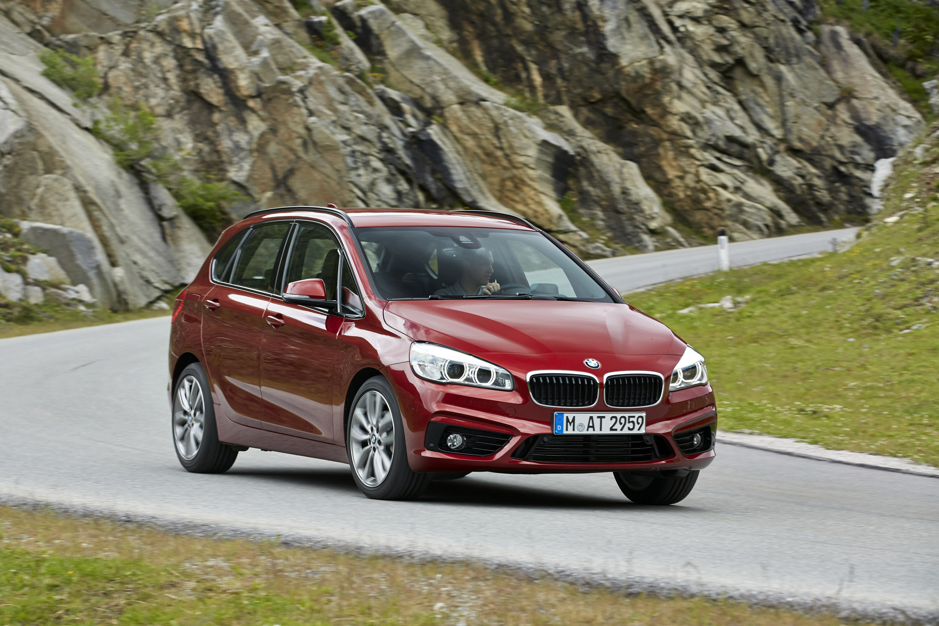 BMW 218d Active Tourer photo #27