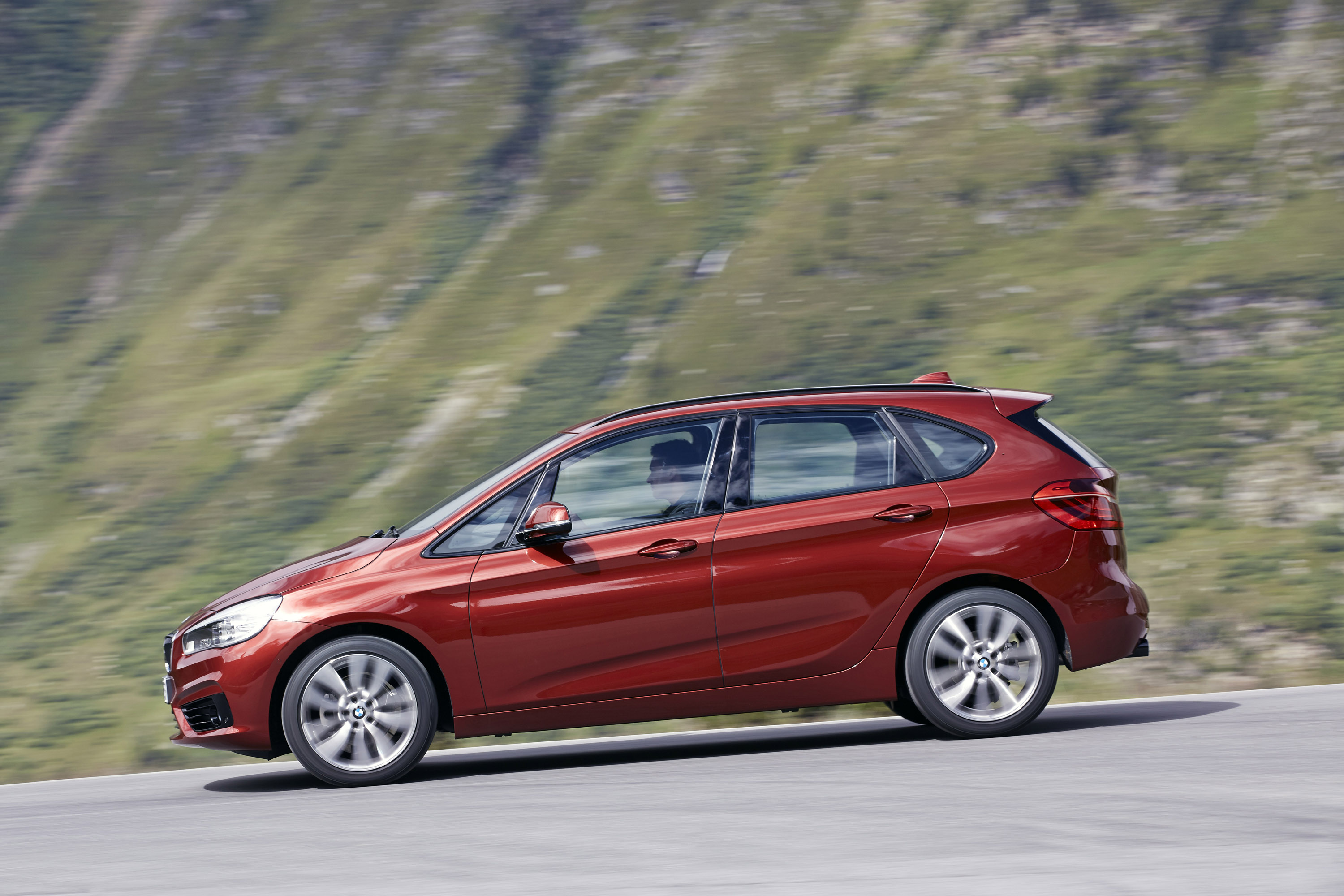 BMW 218d Active Tourer photo #29