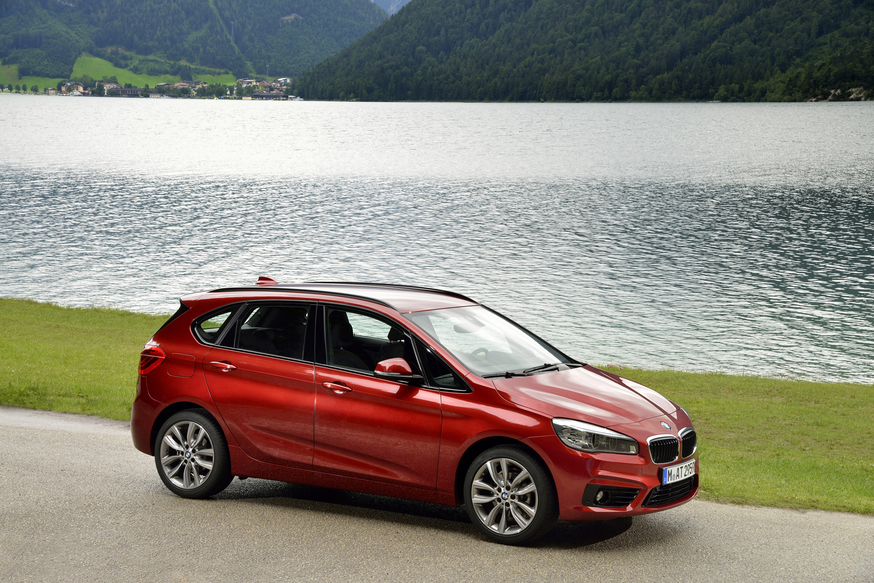 BMW 218d Active Tourer photo #32