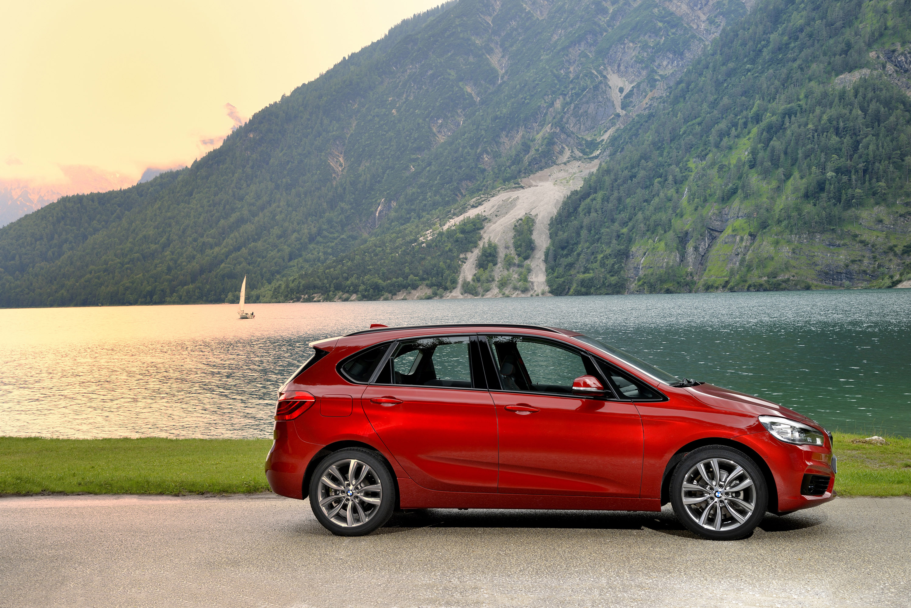 BMW 218d Active Tourer photo #33