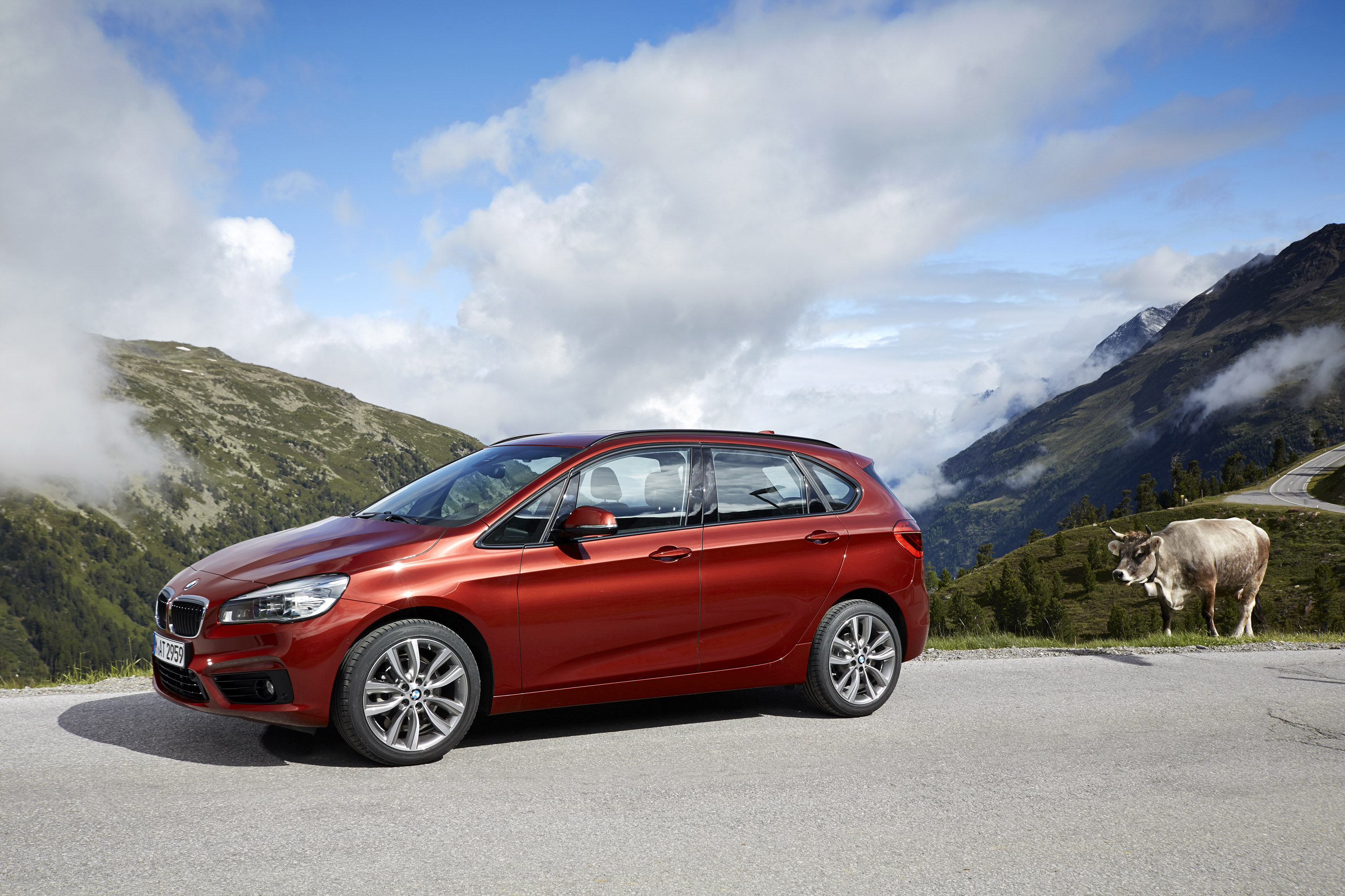 BMW 218d Active Tourer photo #36