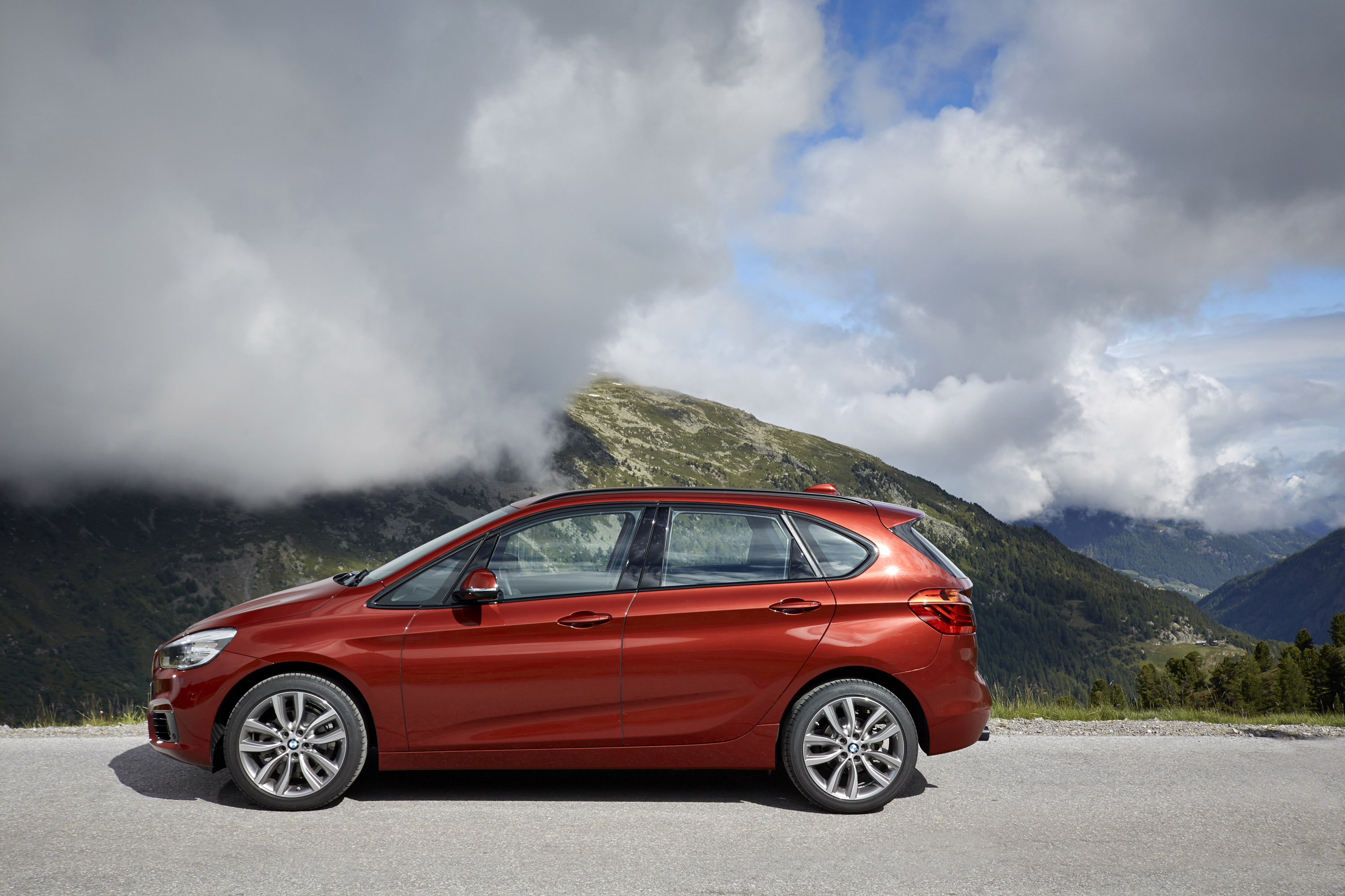 BMW 218d Active Tourer photo #37