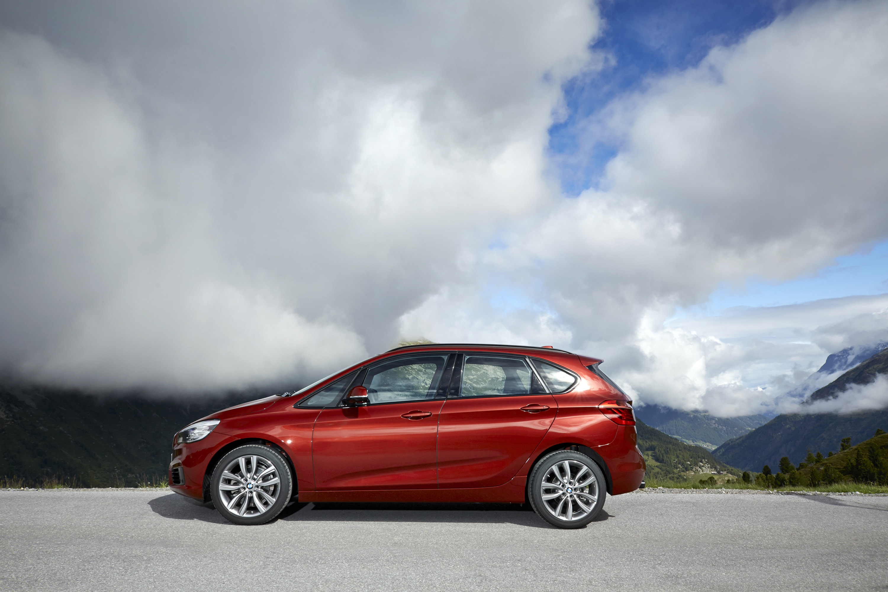 BMW 218d Active Tourer photo #38