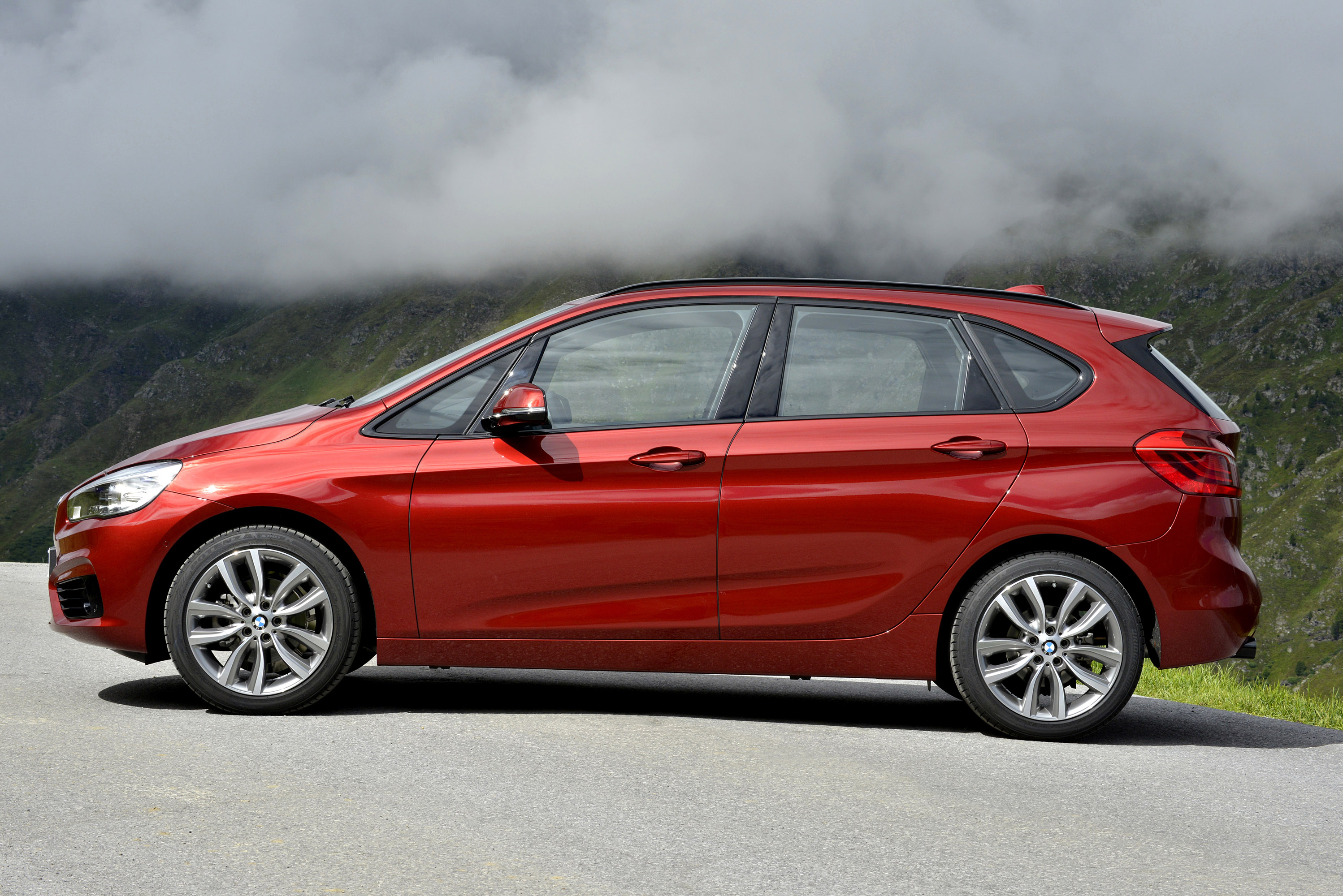 BMW 218d Active Tourer photo #42