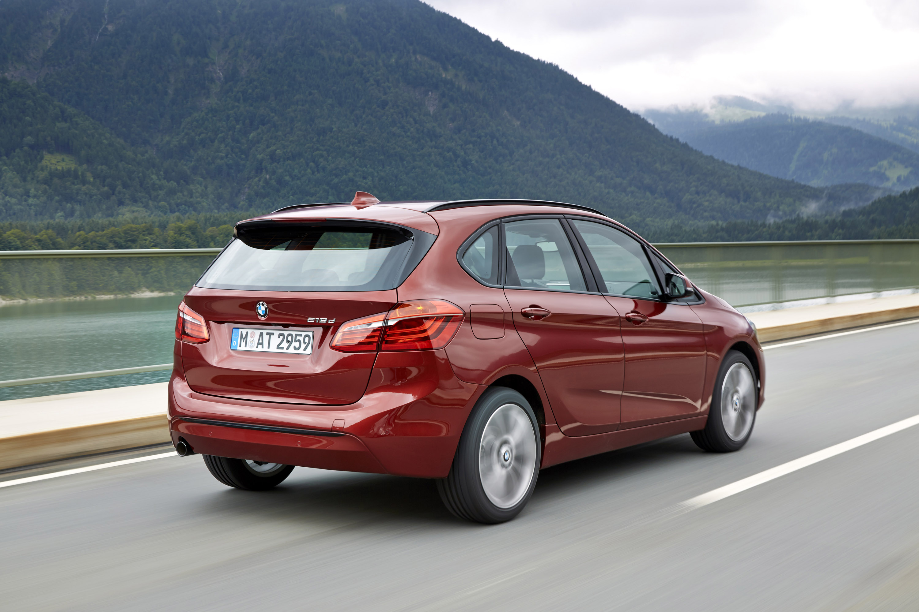BMW 218d Active Tourer photo #43
