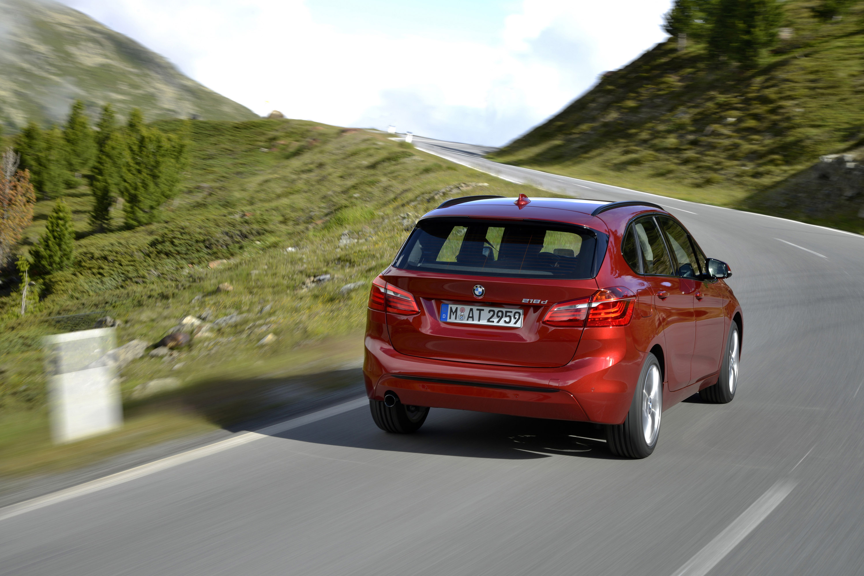 BMW 218d Active Tourer photo #48
