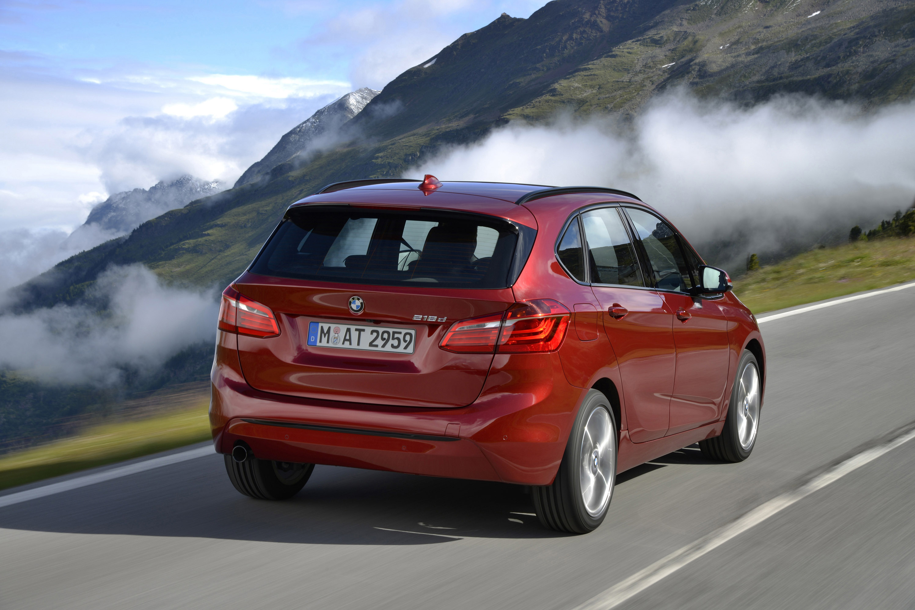 BMW 218d Active Tourer photo #49