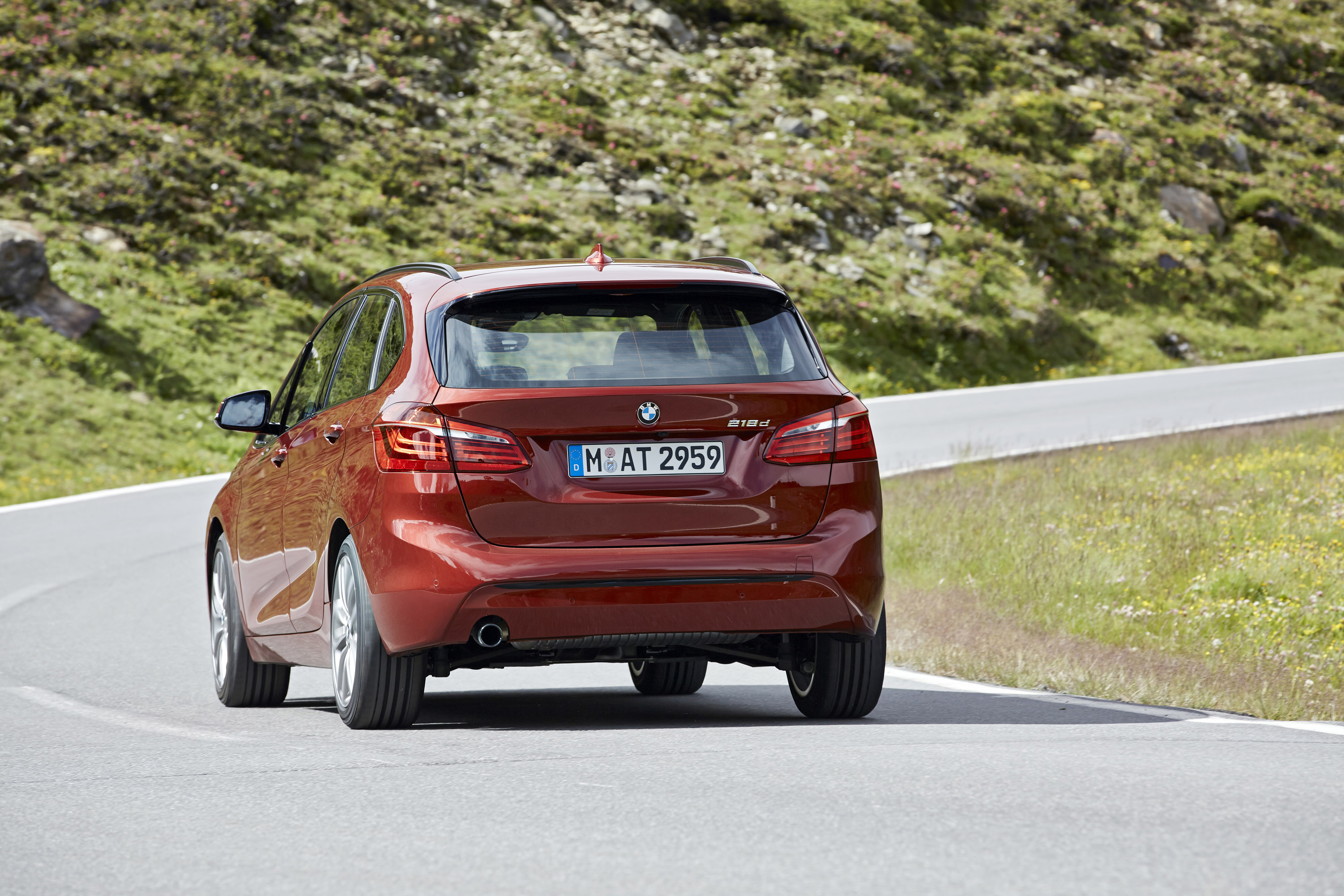 BMW 218d Active Tourer photo #52
