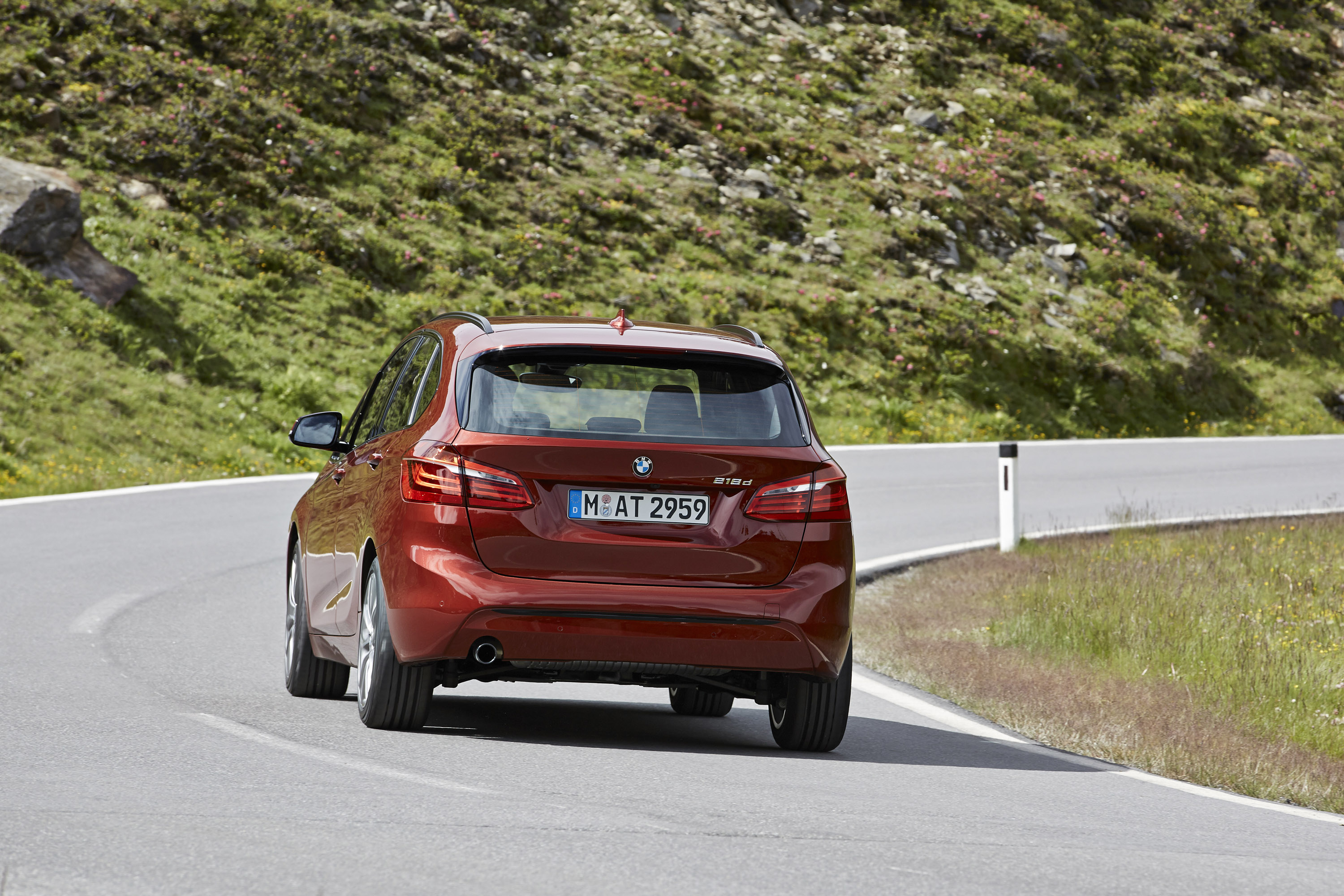 BMW 218d Active Tourer photo #53