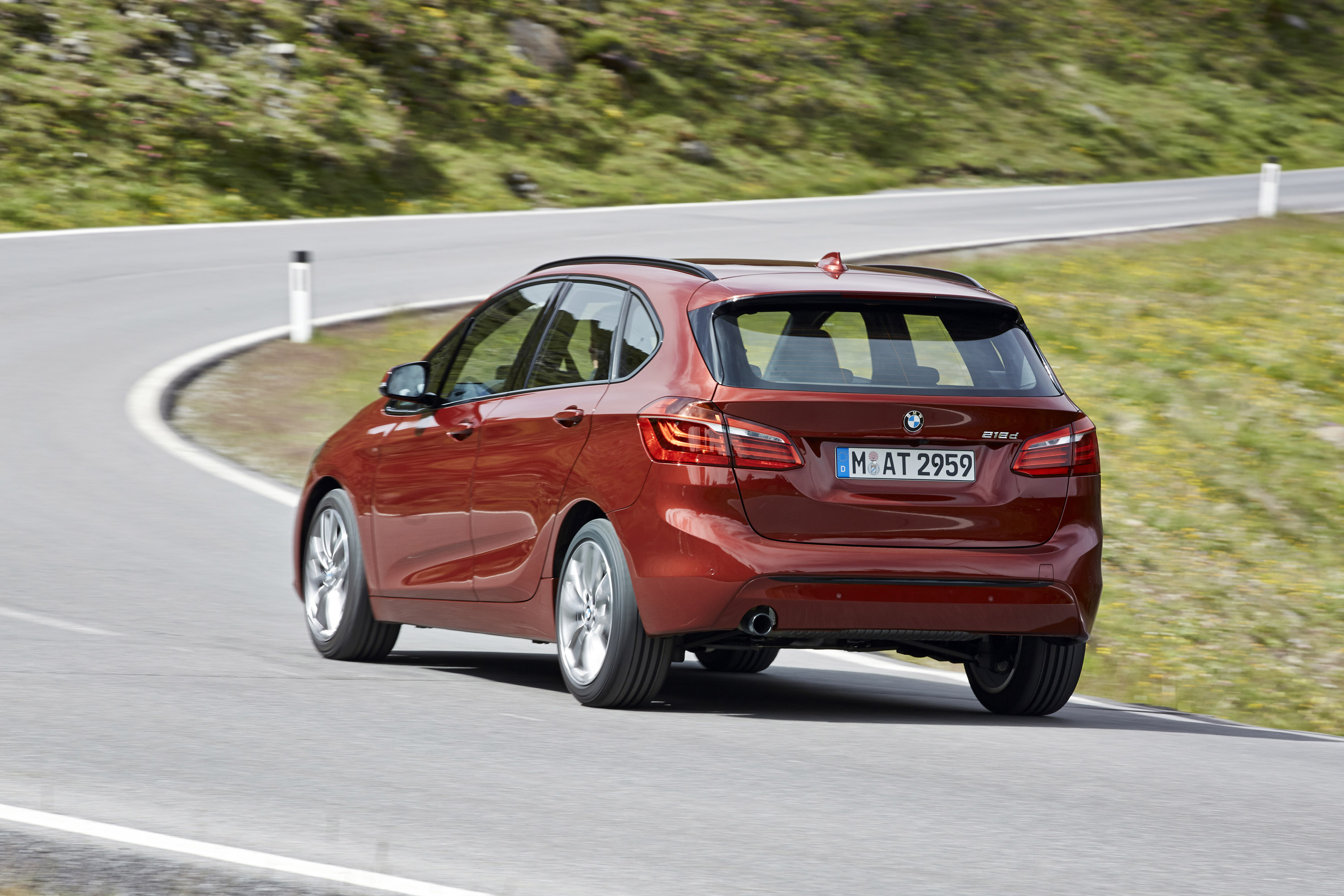 BMW 218d Active Tourer photo #54