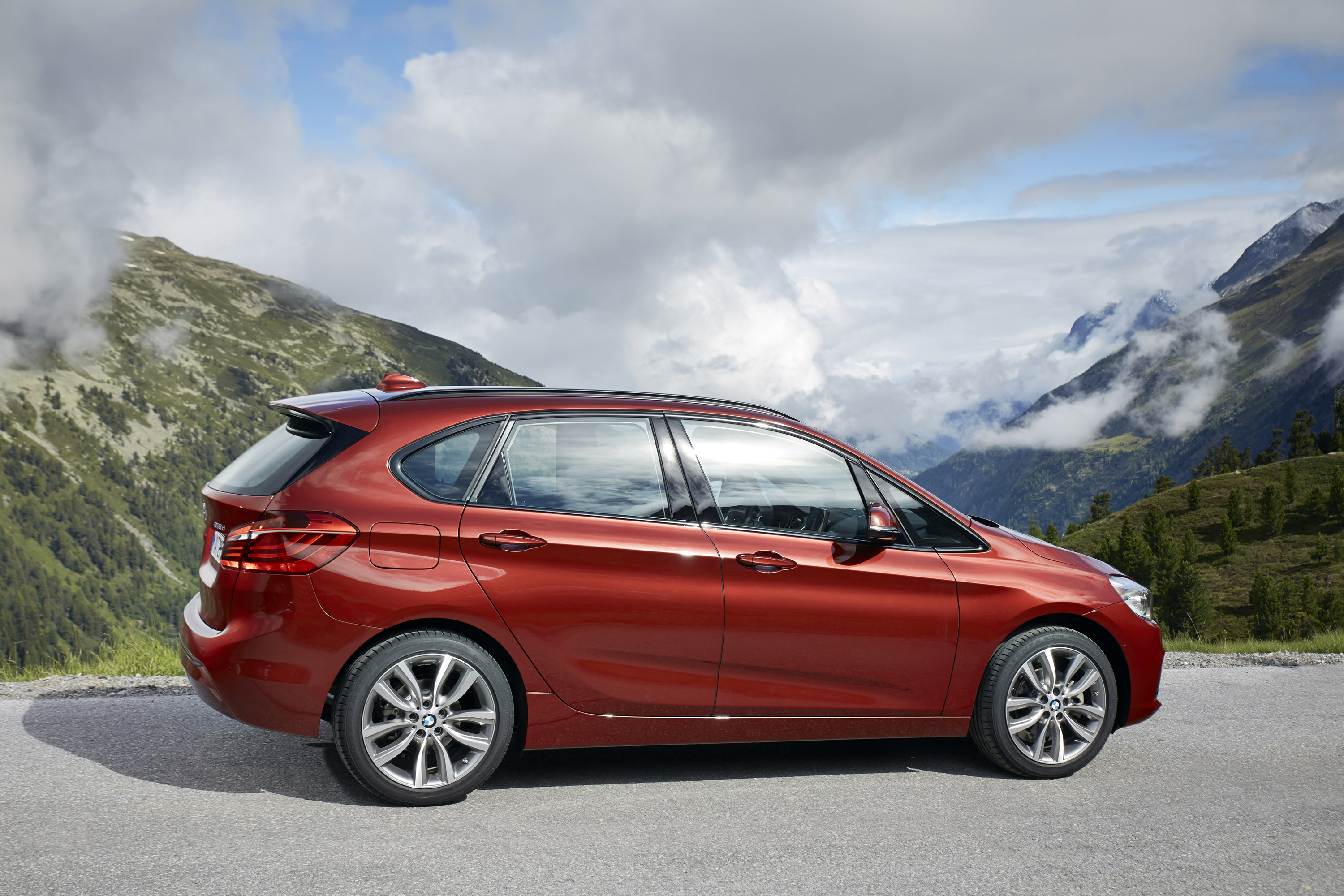 BMW 218d Active Tourer photo #55