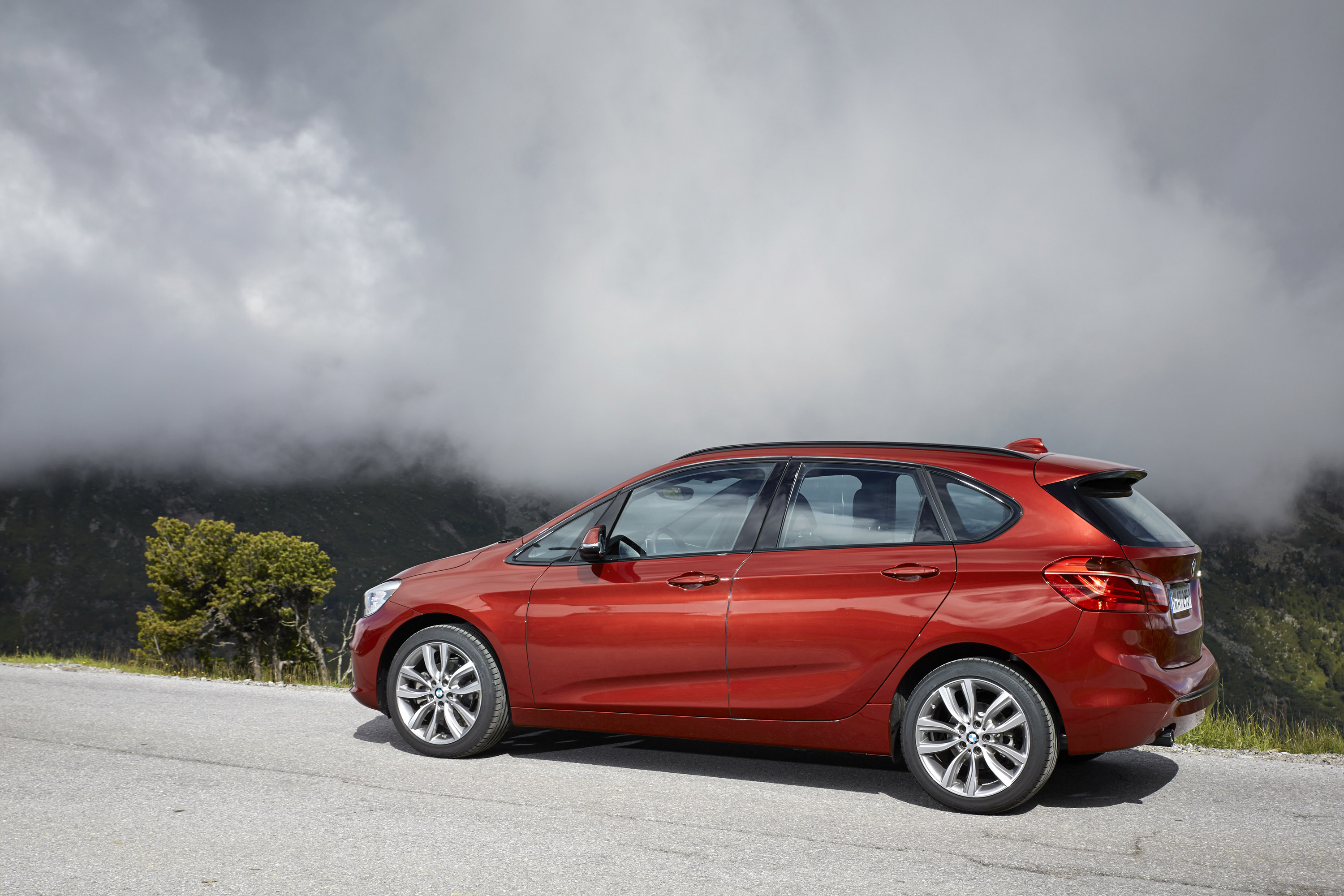 BMW 218d Active Tourer photo #56