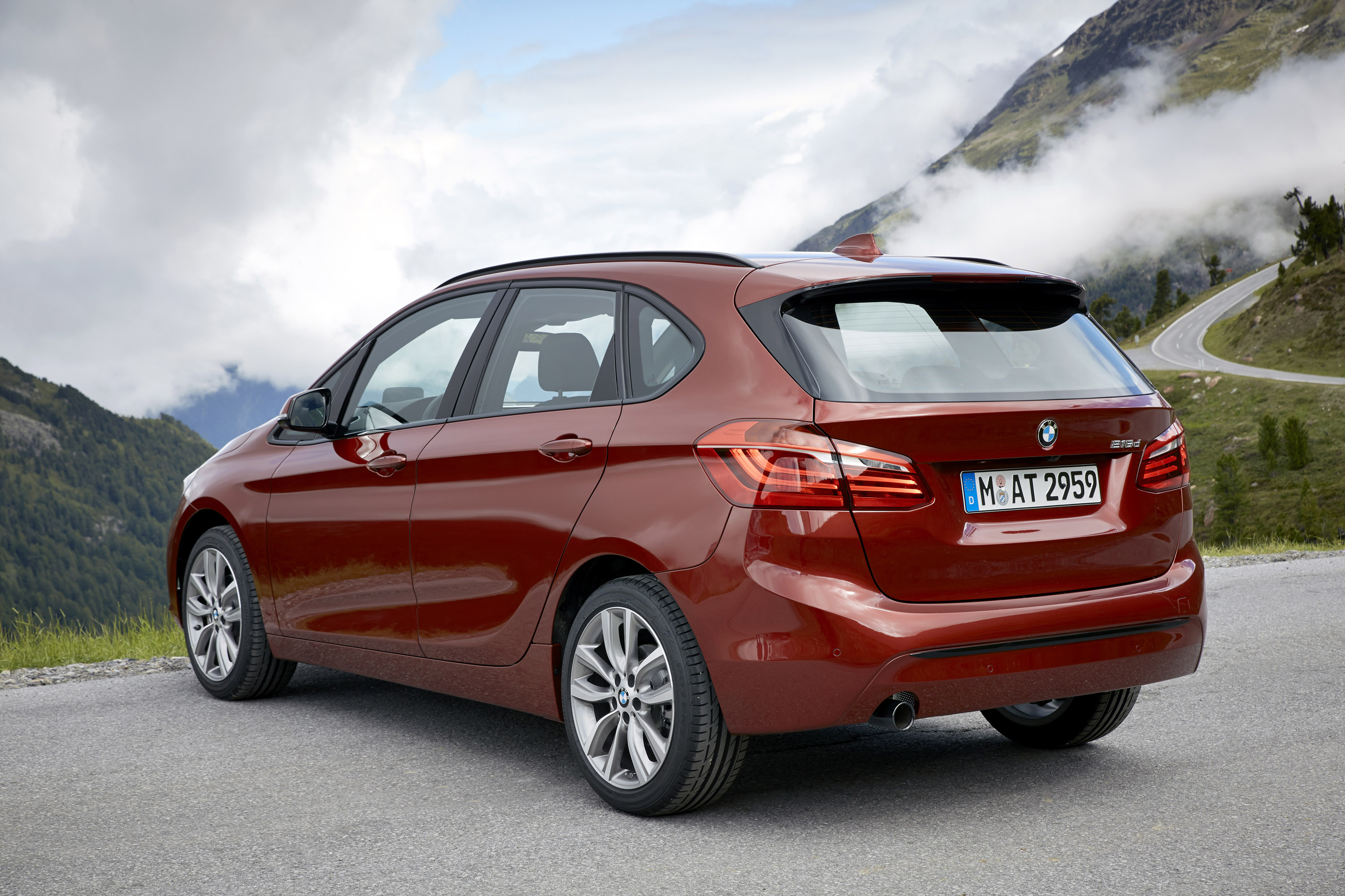BMW 218d Active Tourer photo #58
