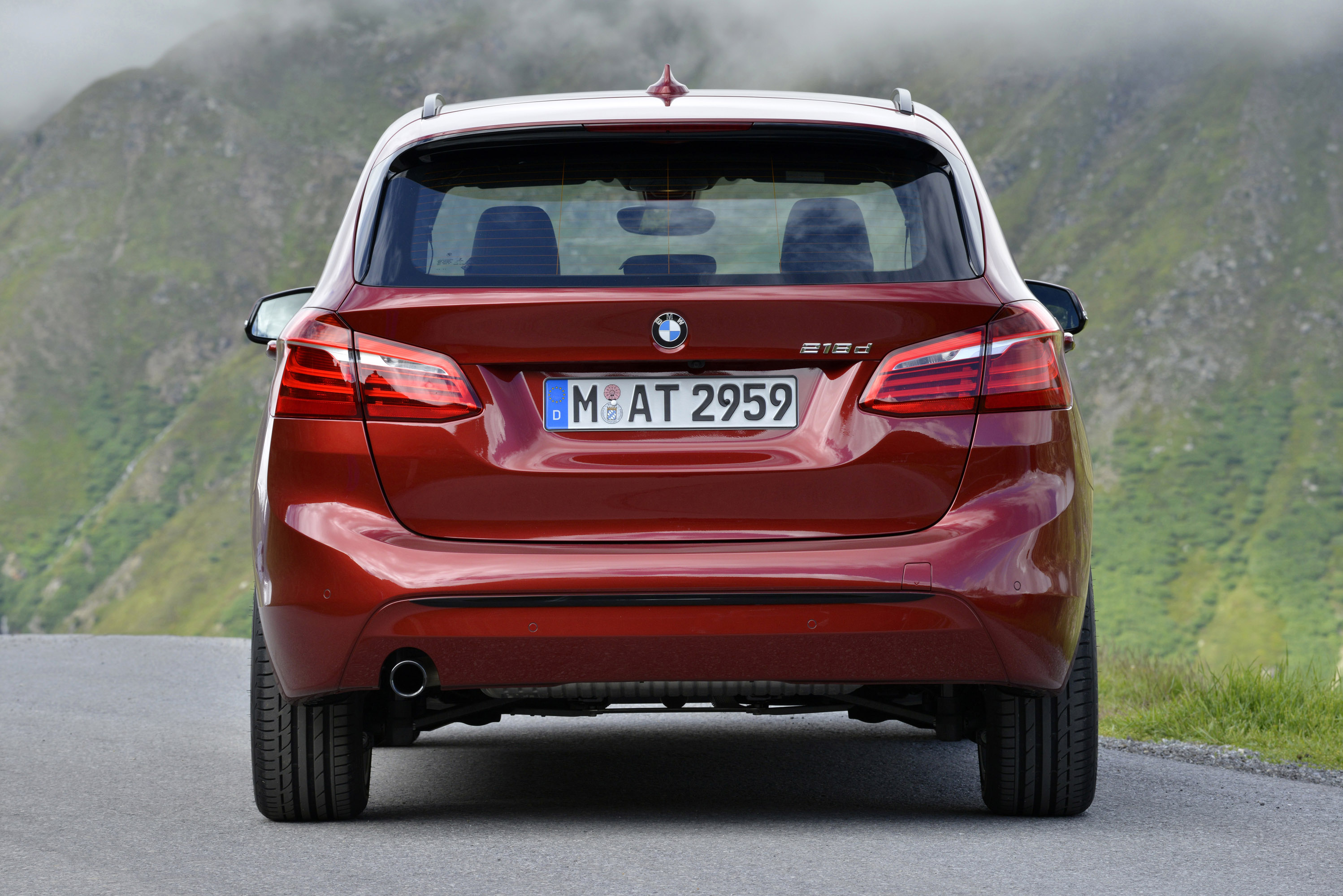 BMW 218d Active Tourer photo #59