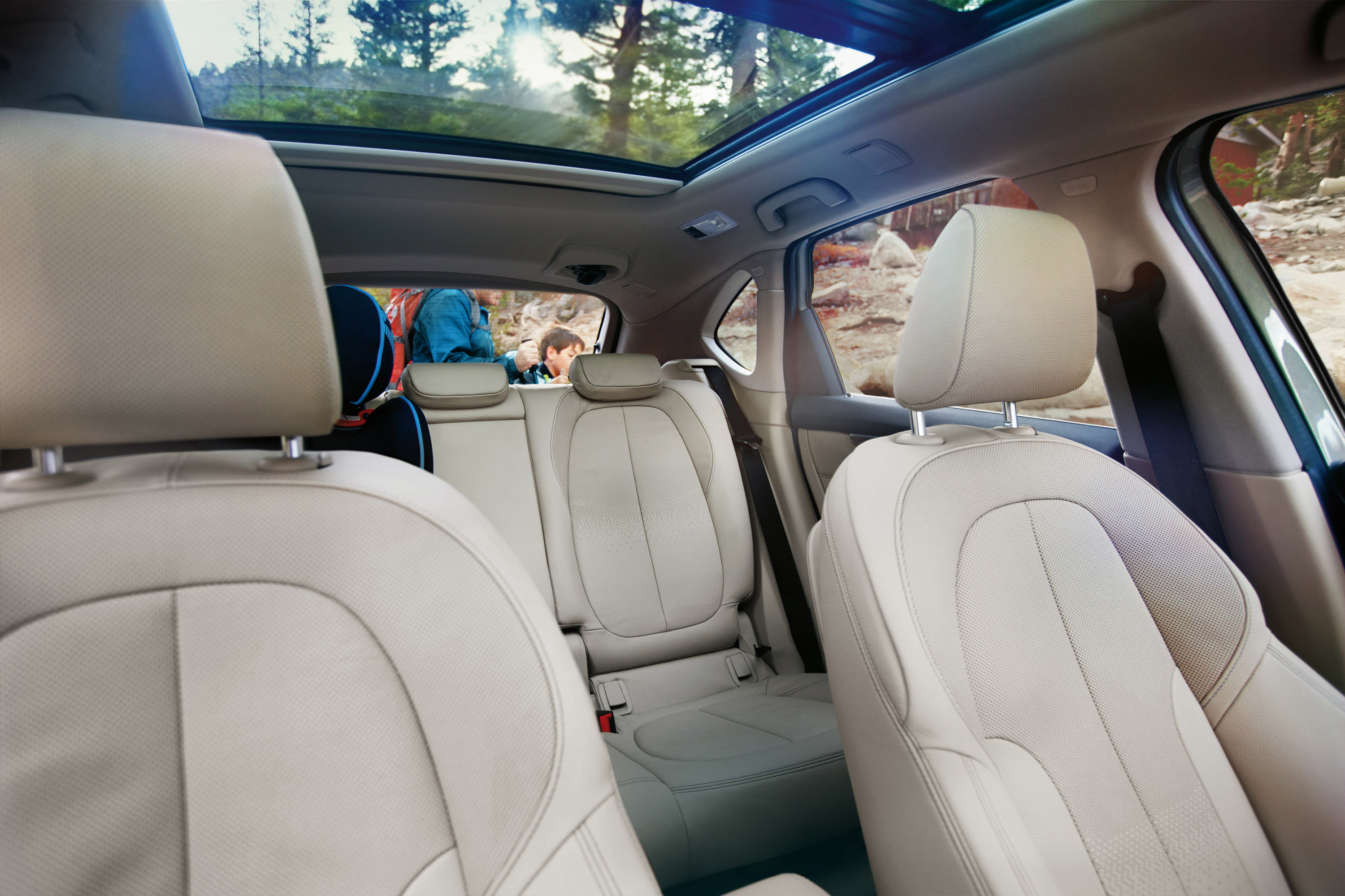 BMW 218d Active Tourer photo #65