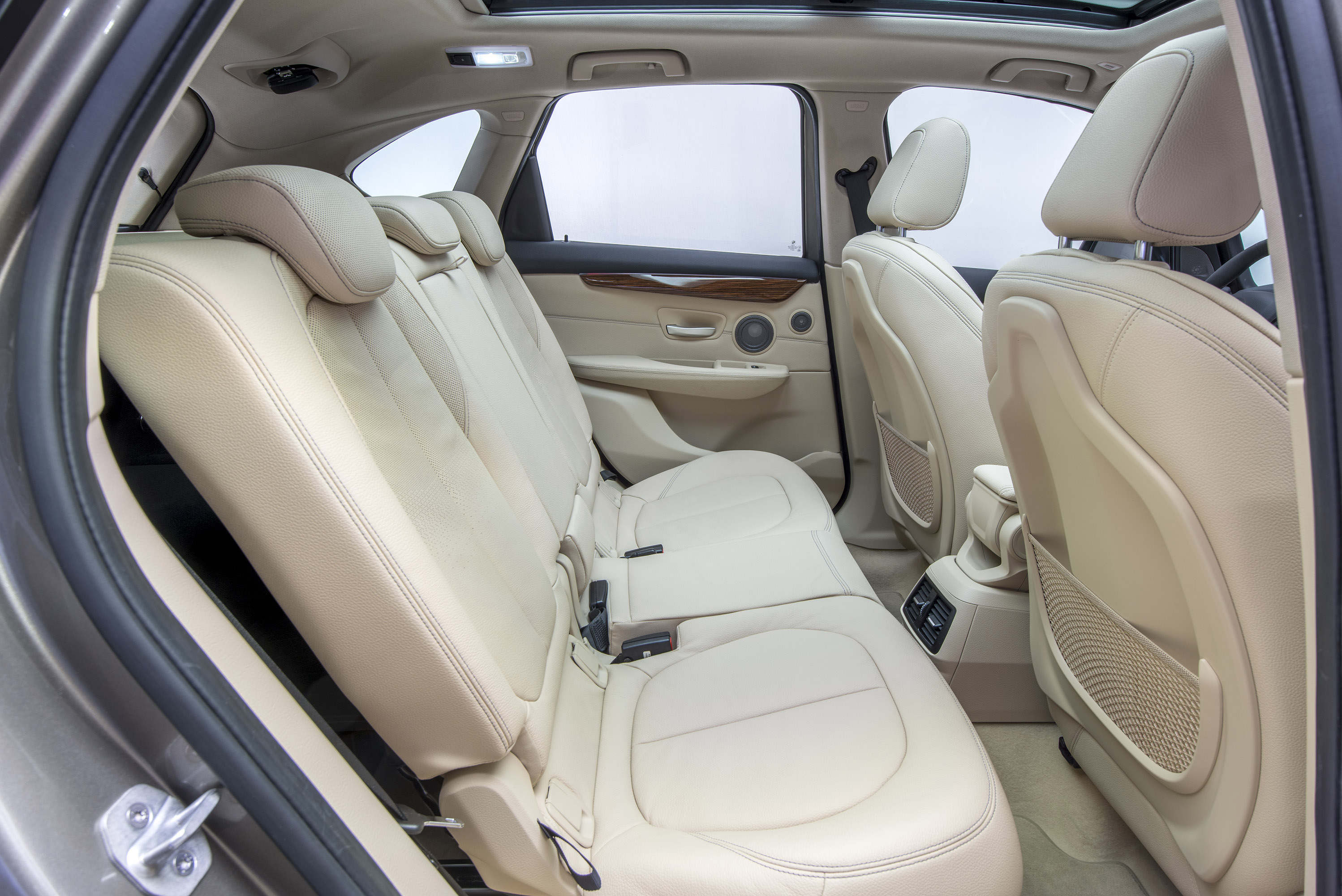 BMW 218d Active Tourer photo #66