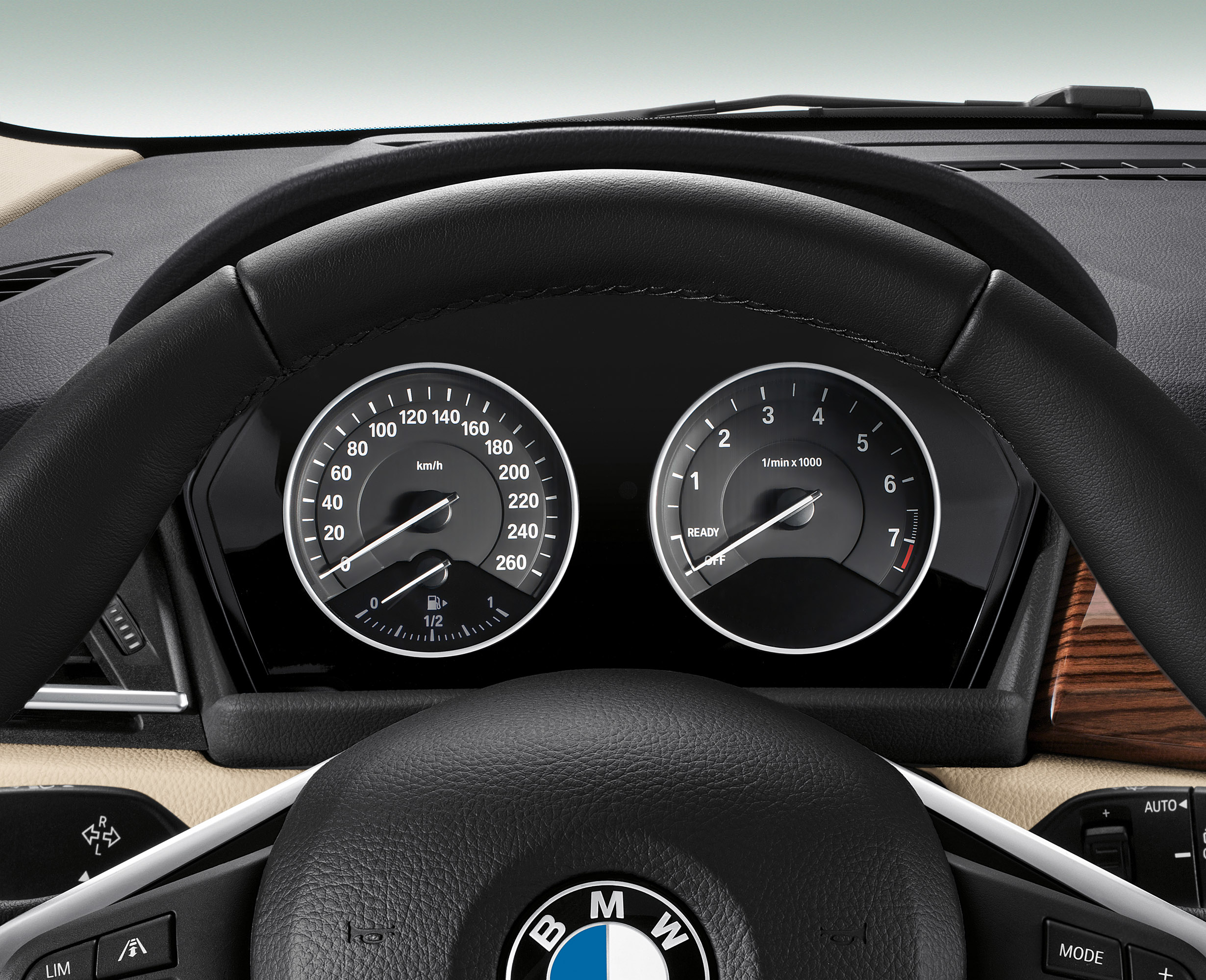 BMW 218d Active Tourer photo #74