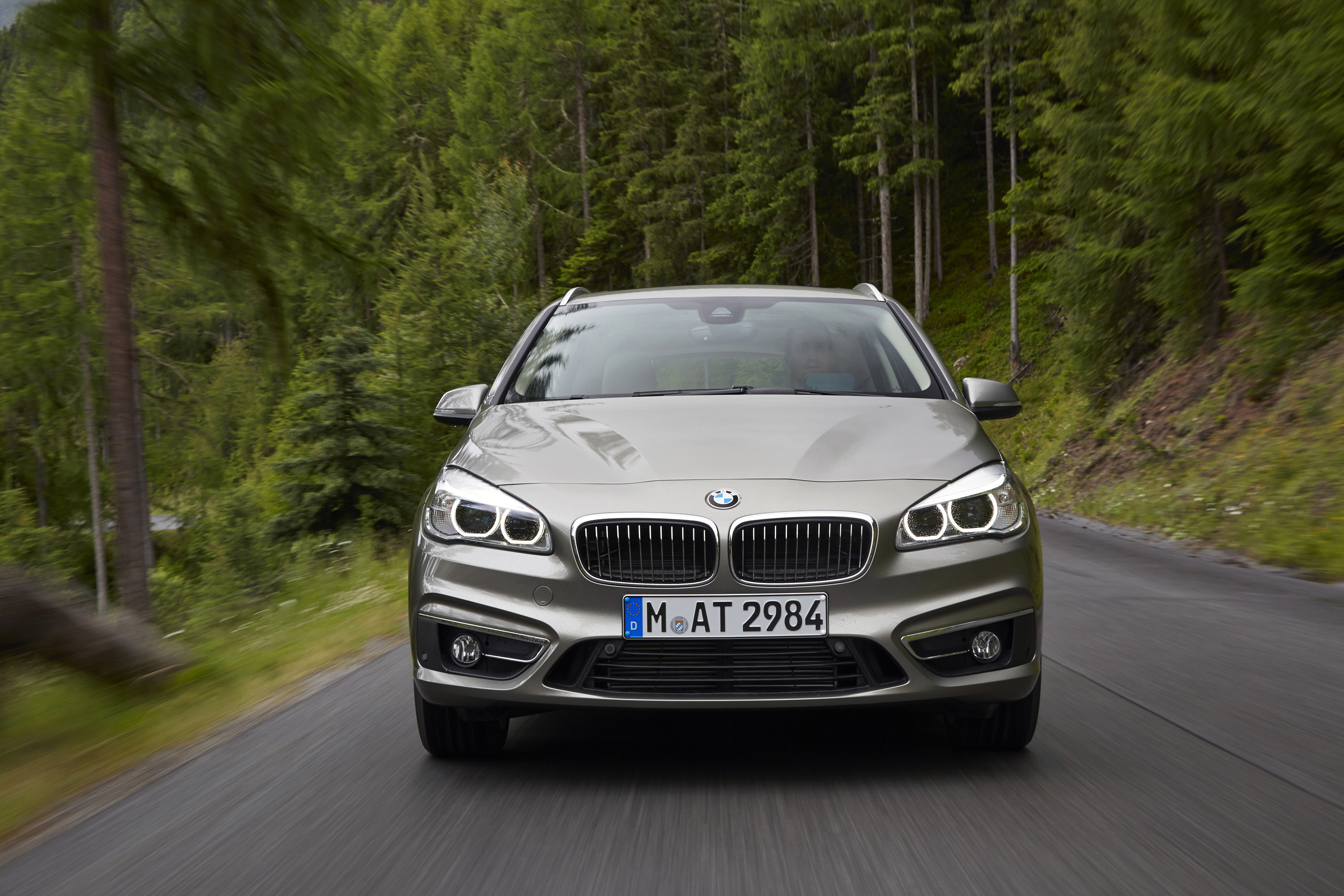 BMW 225i Active Tourer photo #15