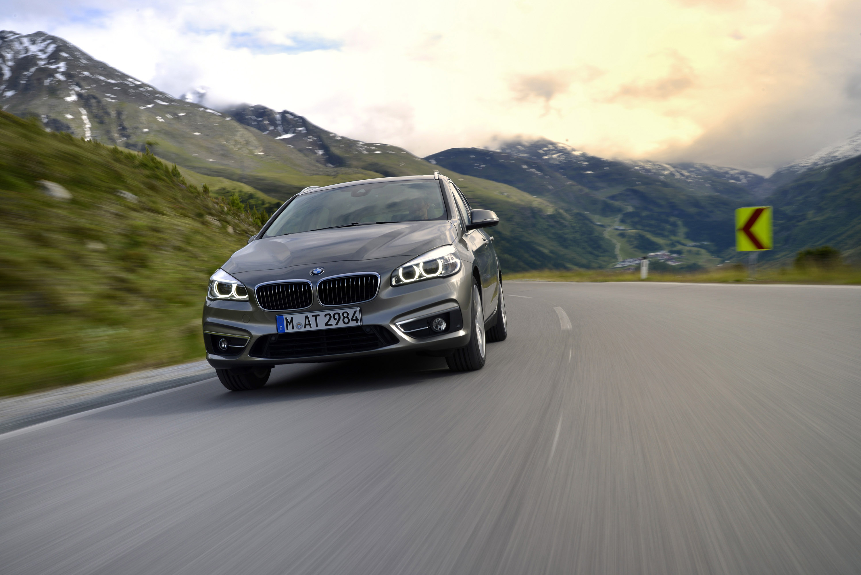 BMW 225i Active Tourer photo #30