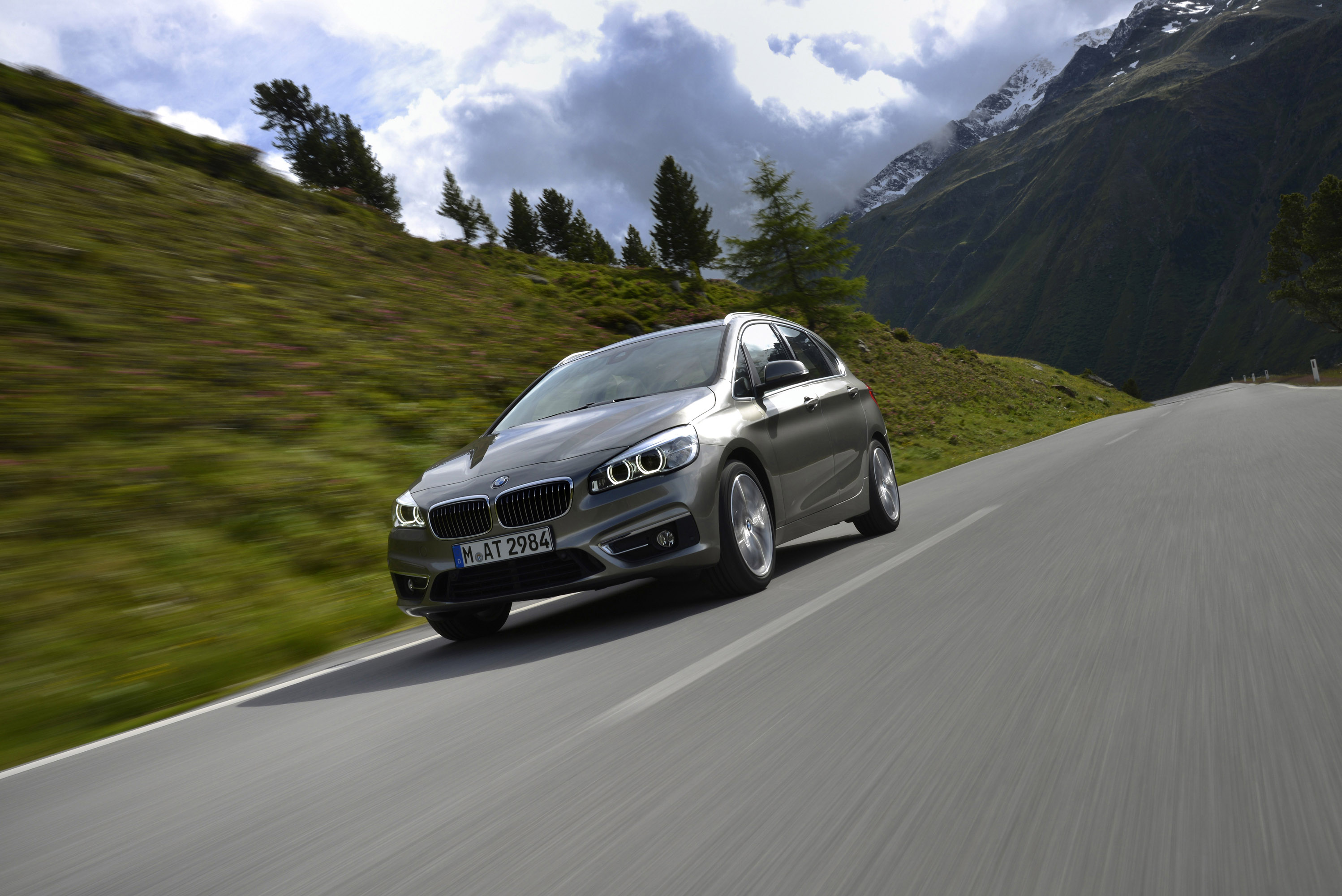 BMW 225i Active Tourer photo #31