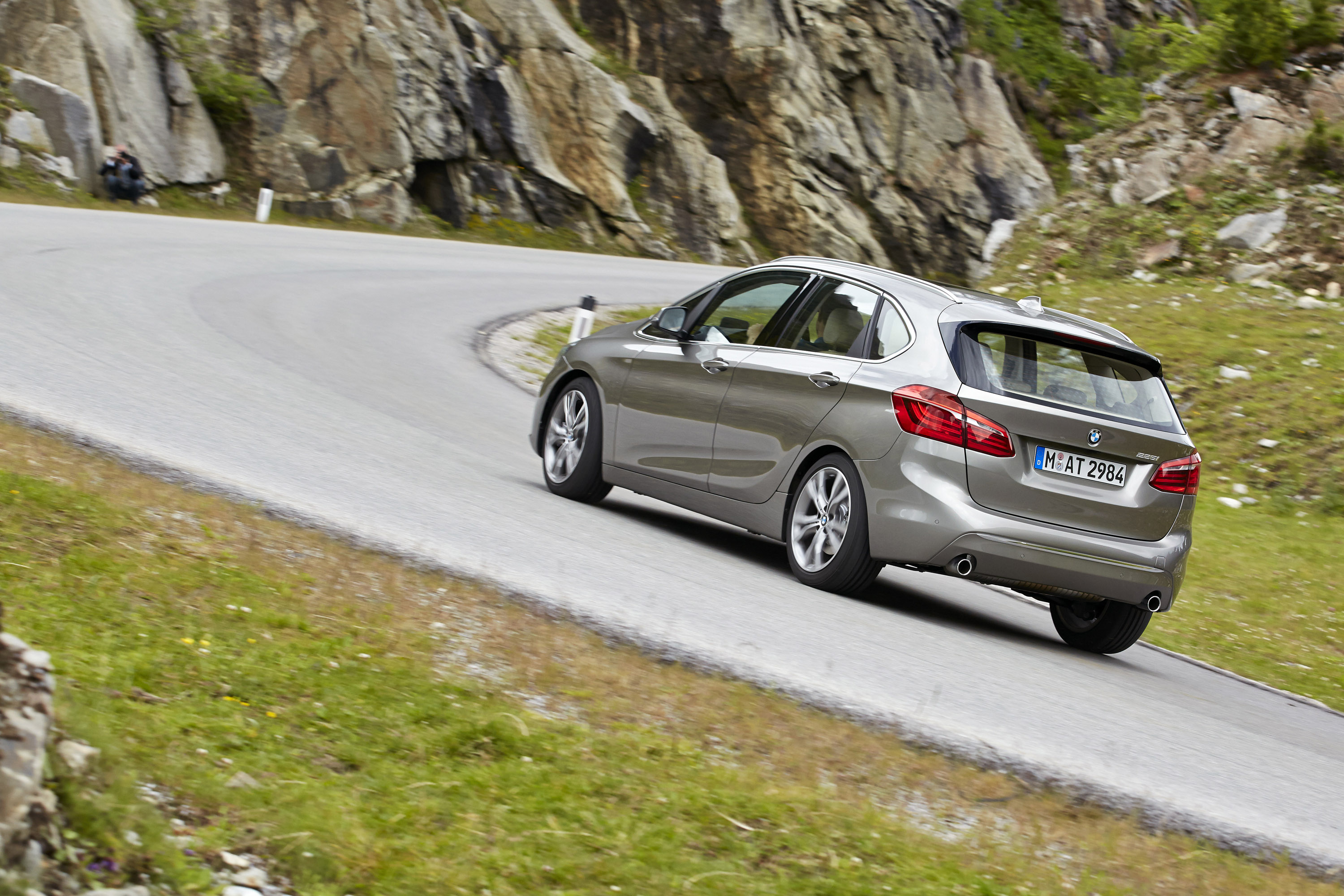 BMW 225i Active Tourer photo #77