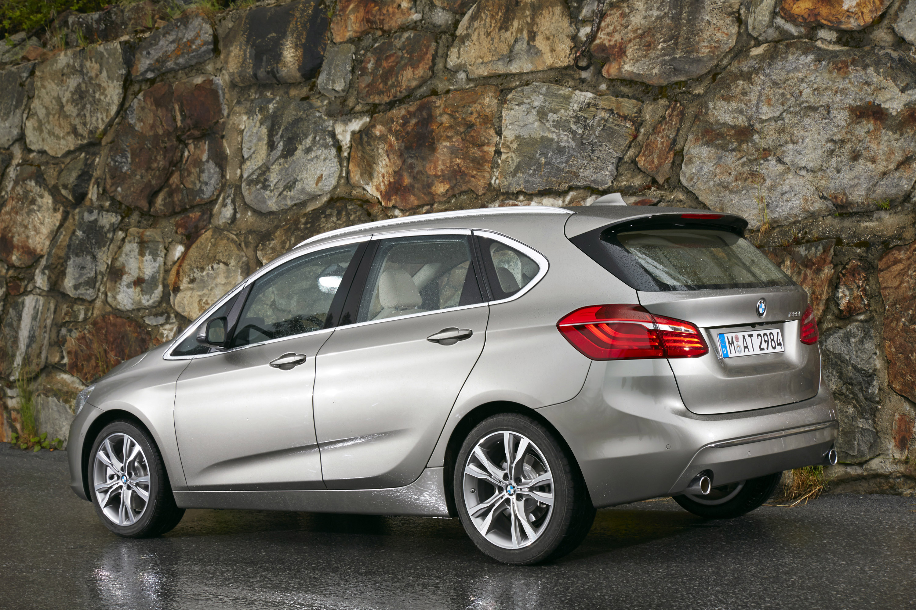 BMW 225i Active Tourer photo #83