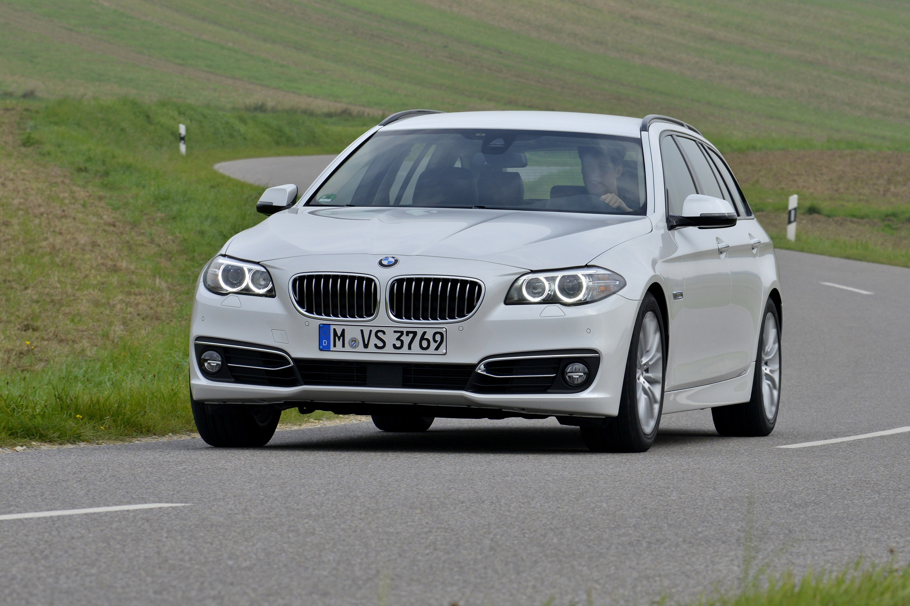 BMW 520d Touring photo #3